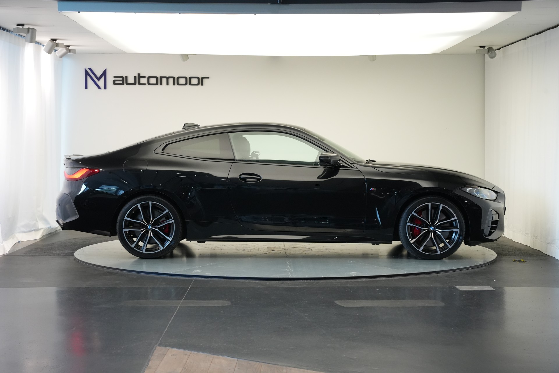BMW M440i xDrive 48V Coupé Steptronic *CH-Fahrzeug* *M Sportsitze* *Carbon Paket*-showroom-element-3