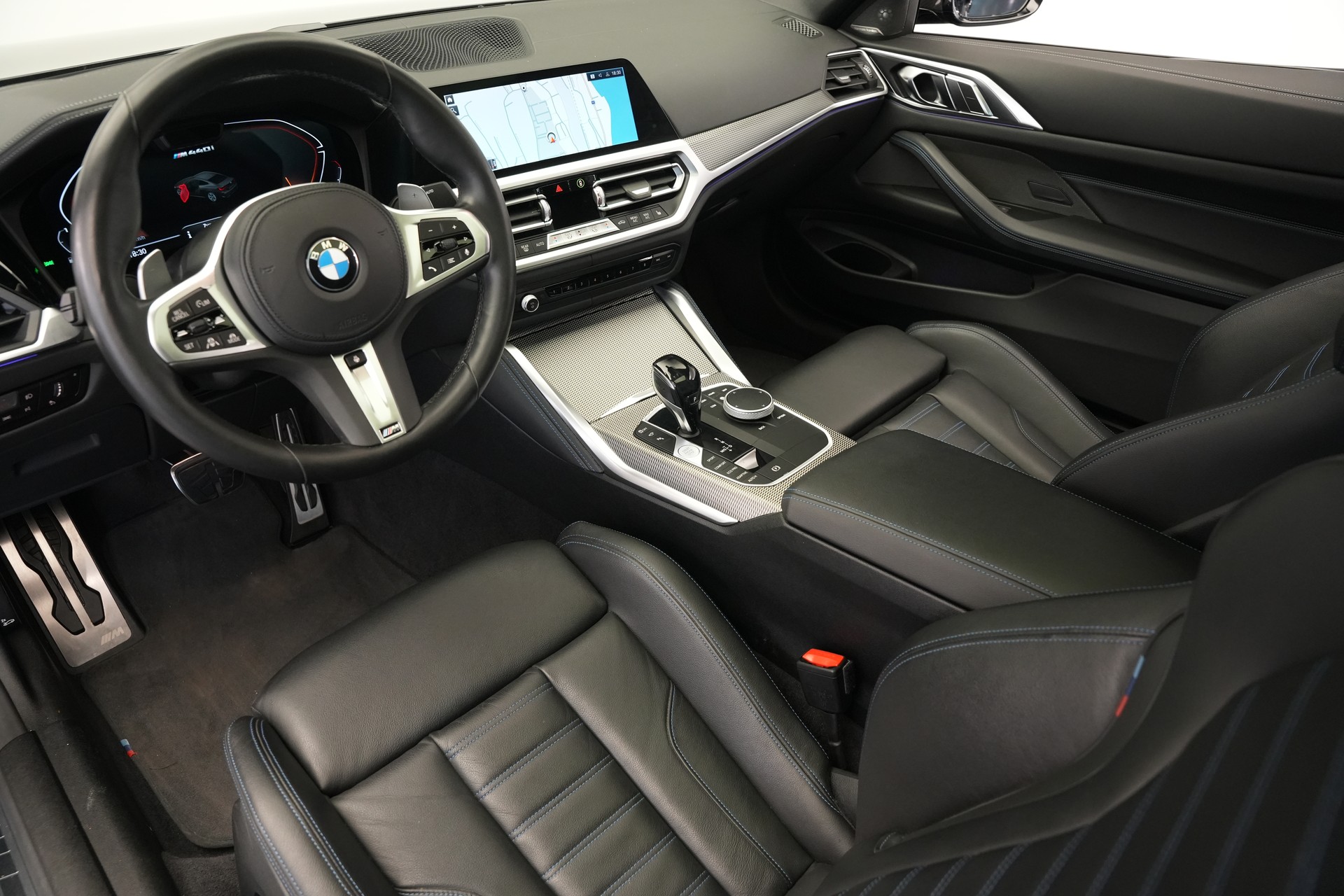 BMW M440i xDrive 48V Coupé Steptronic *CH-Fahrzeug* *M Sportsitze* *Carbon Paket*-image-12