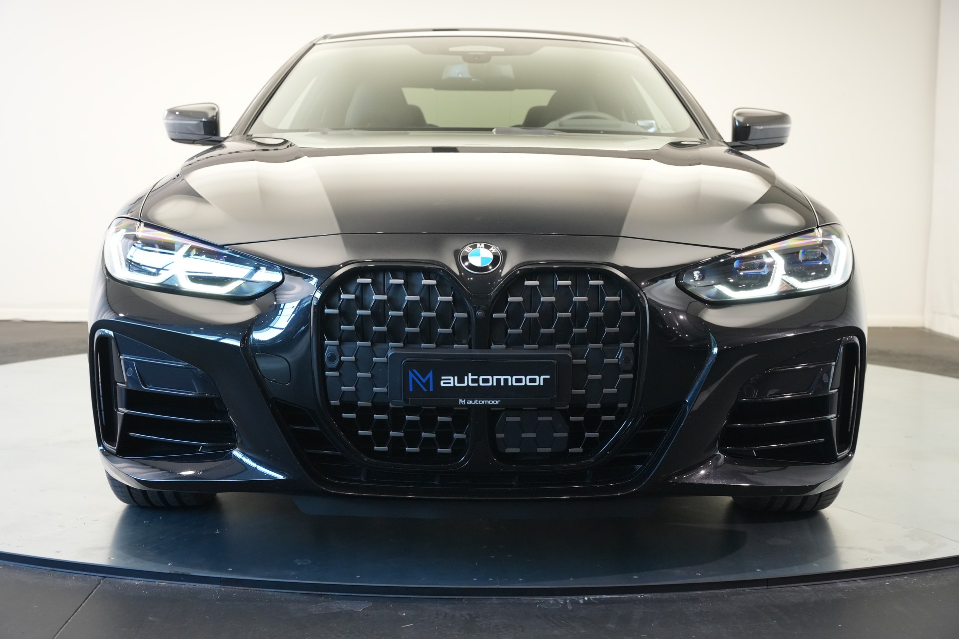 BMW M440i xDrive 48V Coupé Steptronic *CH-Fahrzeug* *M Sportsitze* *Carbon Paket*-image-46