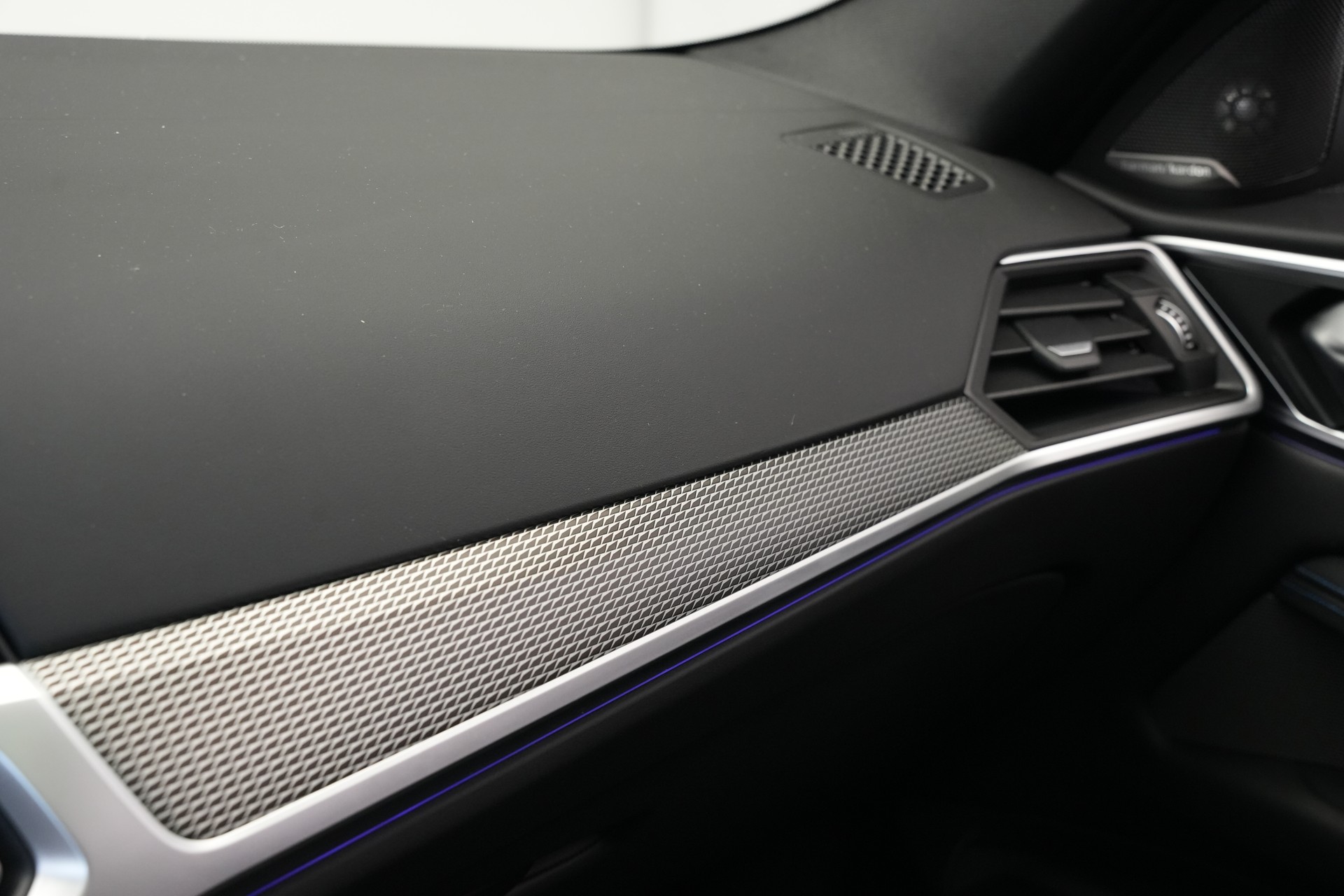 BMW M440i xDrive 48V Coupé Steptronic *CH-Fahrzeug* *M Sportsitze* *Carbon Paket*-image-28