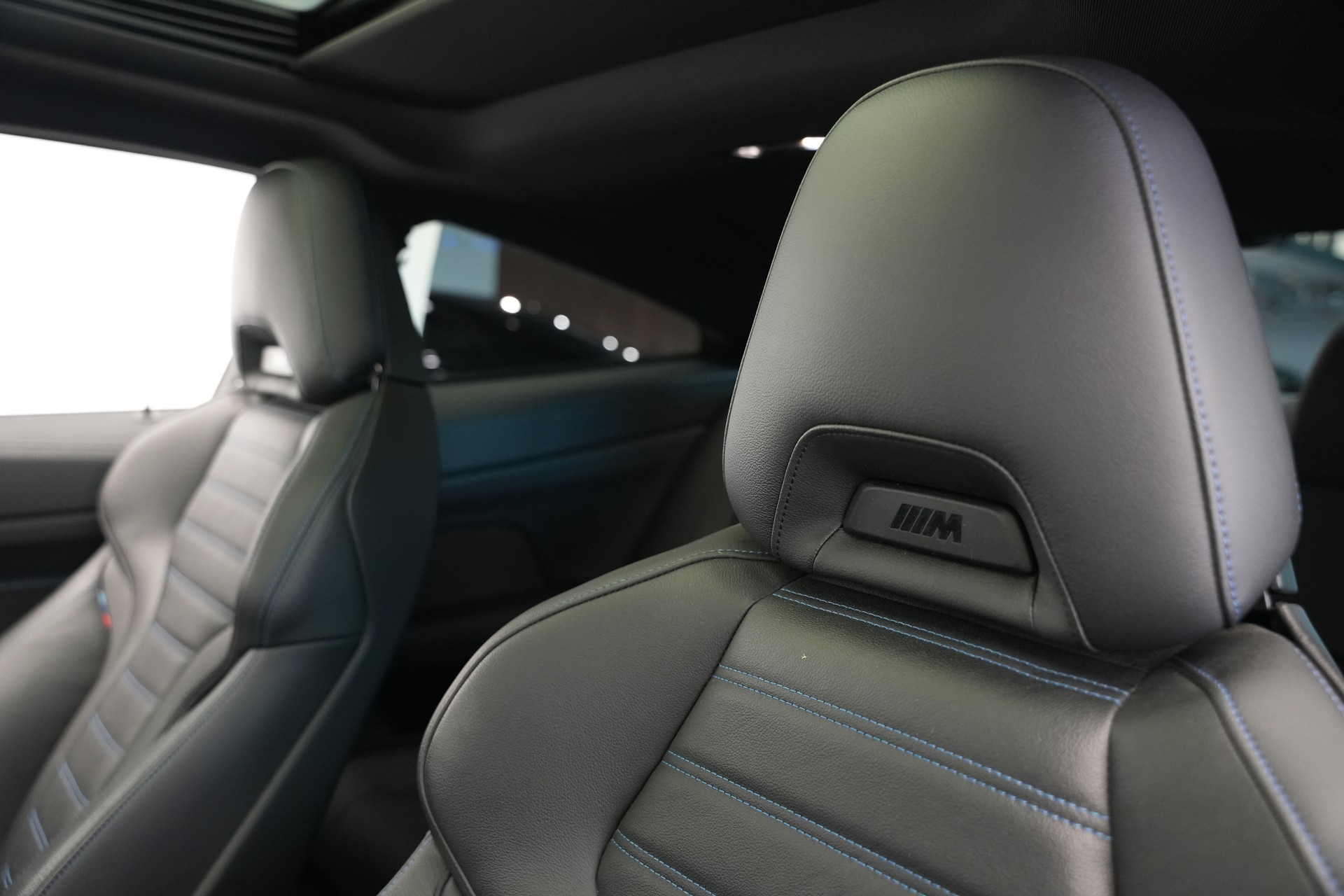BMW M440i xDrive 48V Coupé Steptronic *CH-Fahrzeug* *M Sportsitze* *Carbon Paket*-image-22