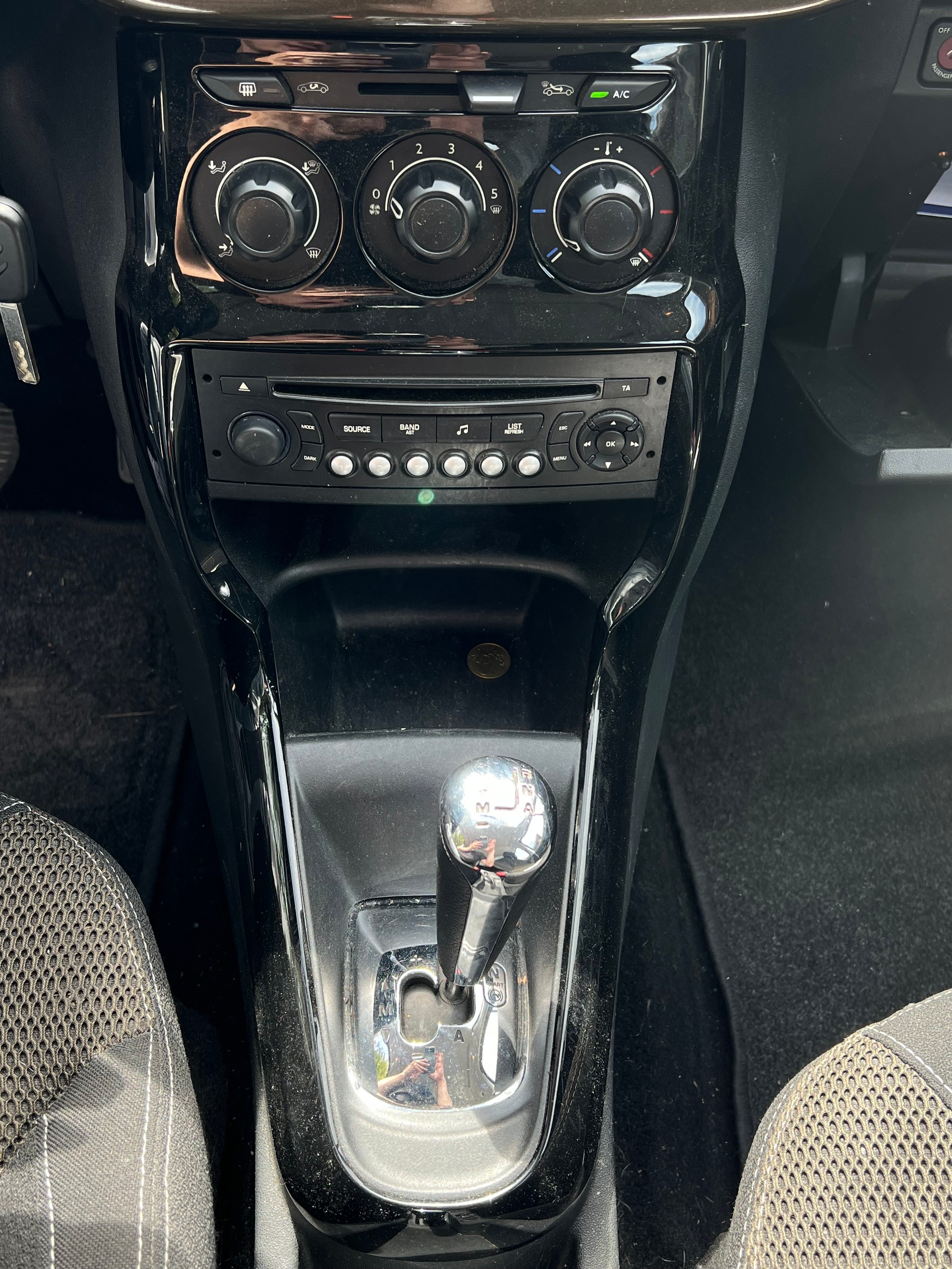 CITROEN C3 1.4i 16V Exclusive EGS5-image-10