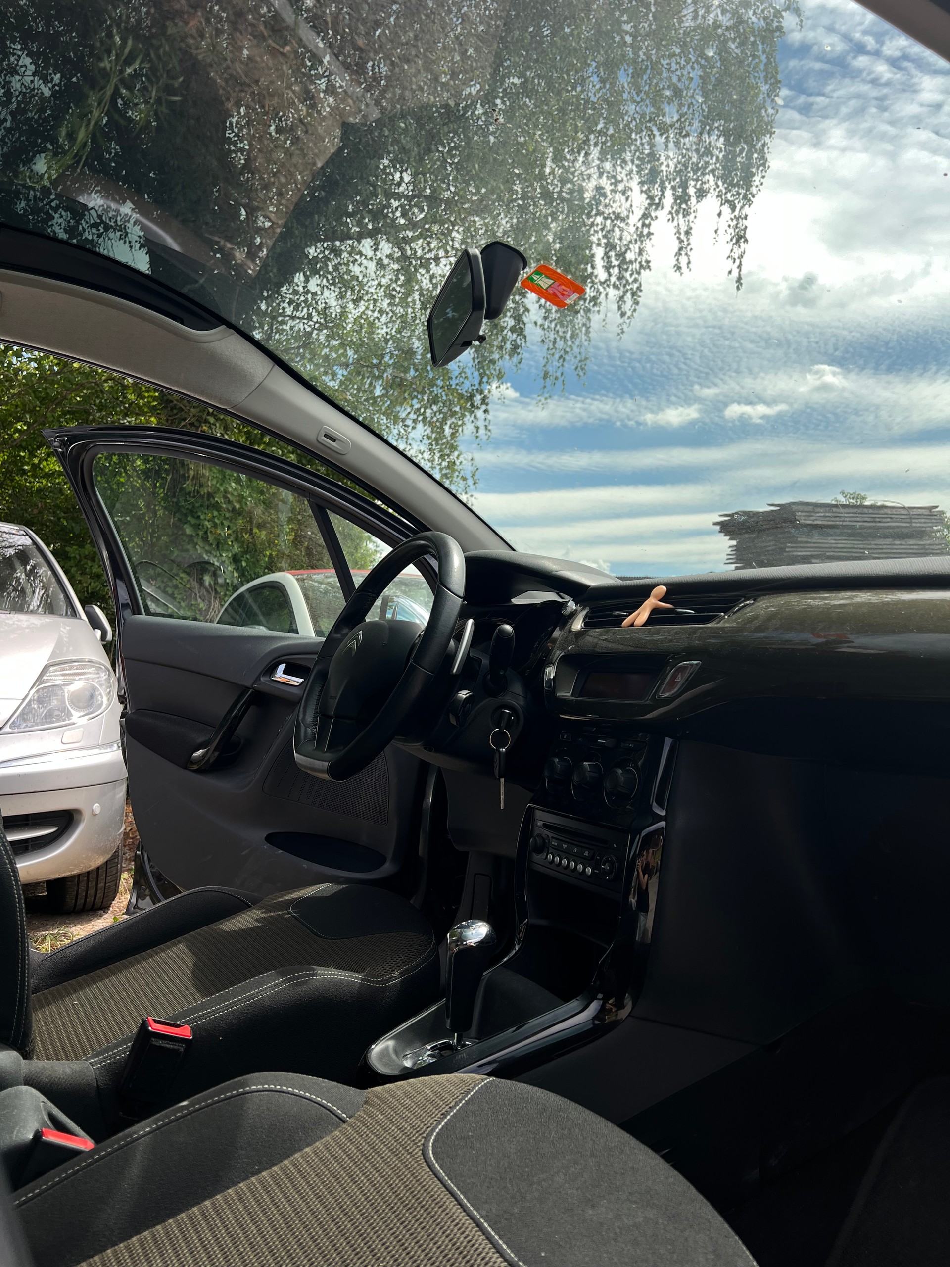 CITROEN C3 1.4i 16V Exclusive EGS5-image-8