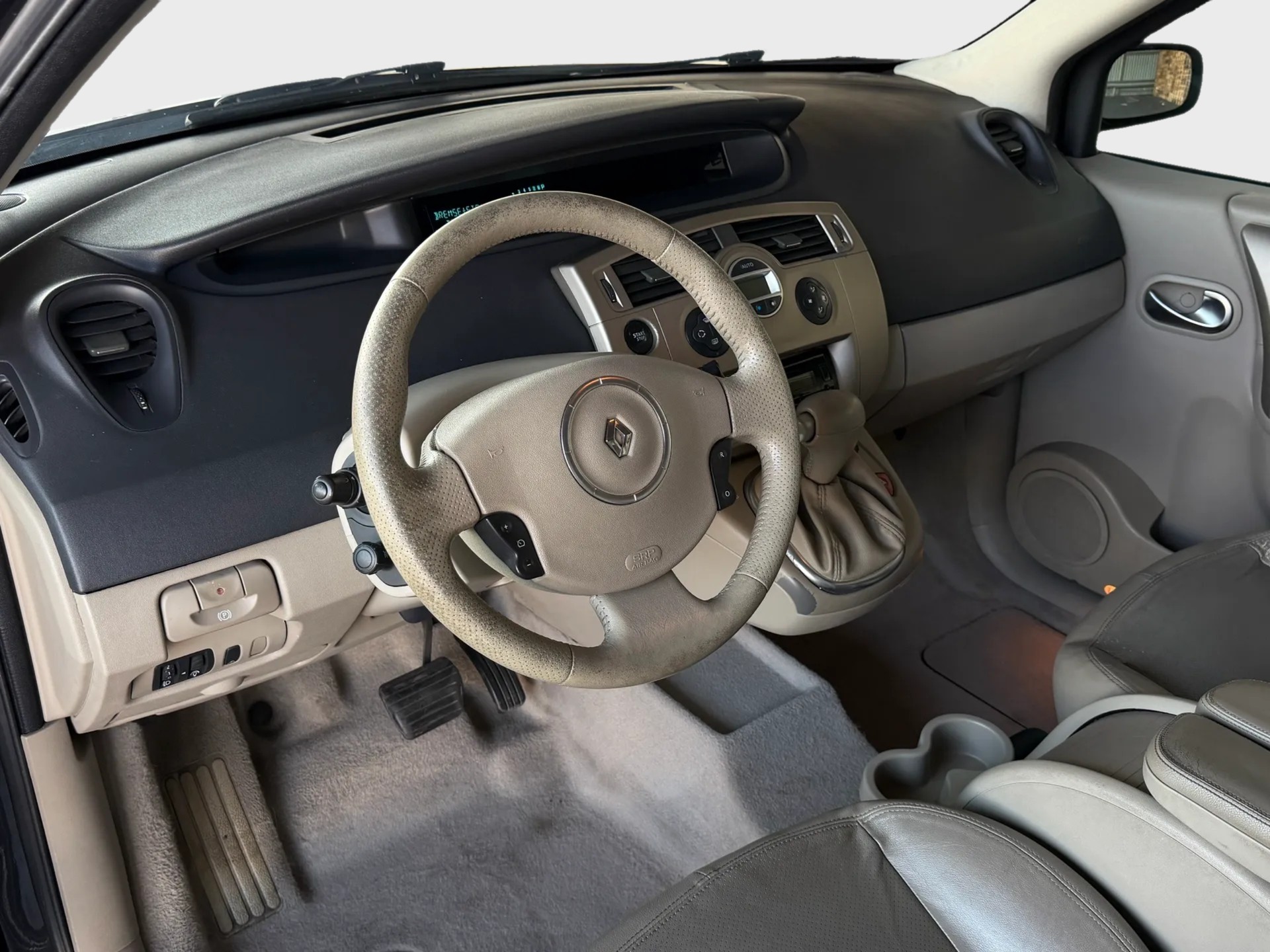 RENAULT Scénic 2.0 16V Fairway Automatic-image-6