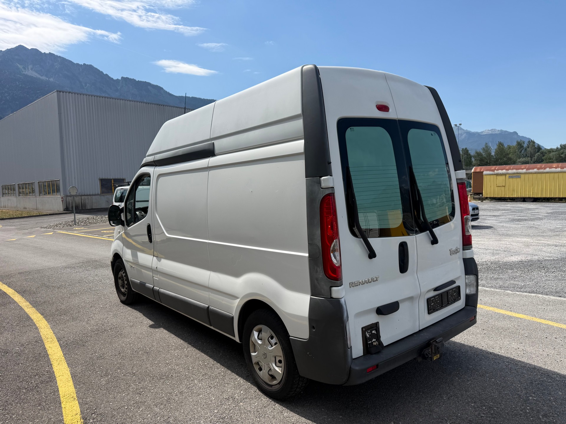 RENAULT Renault Trafic T29 dCi 145-image-2