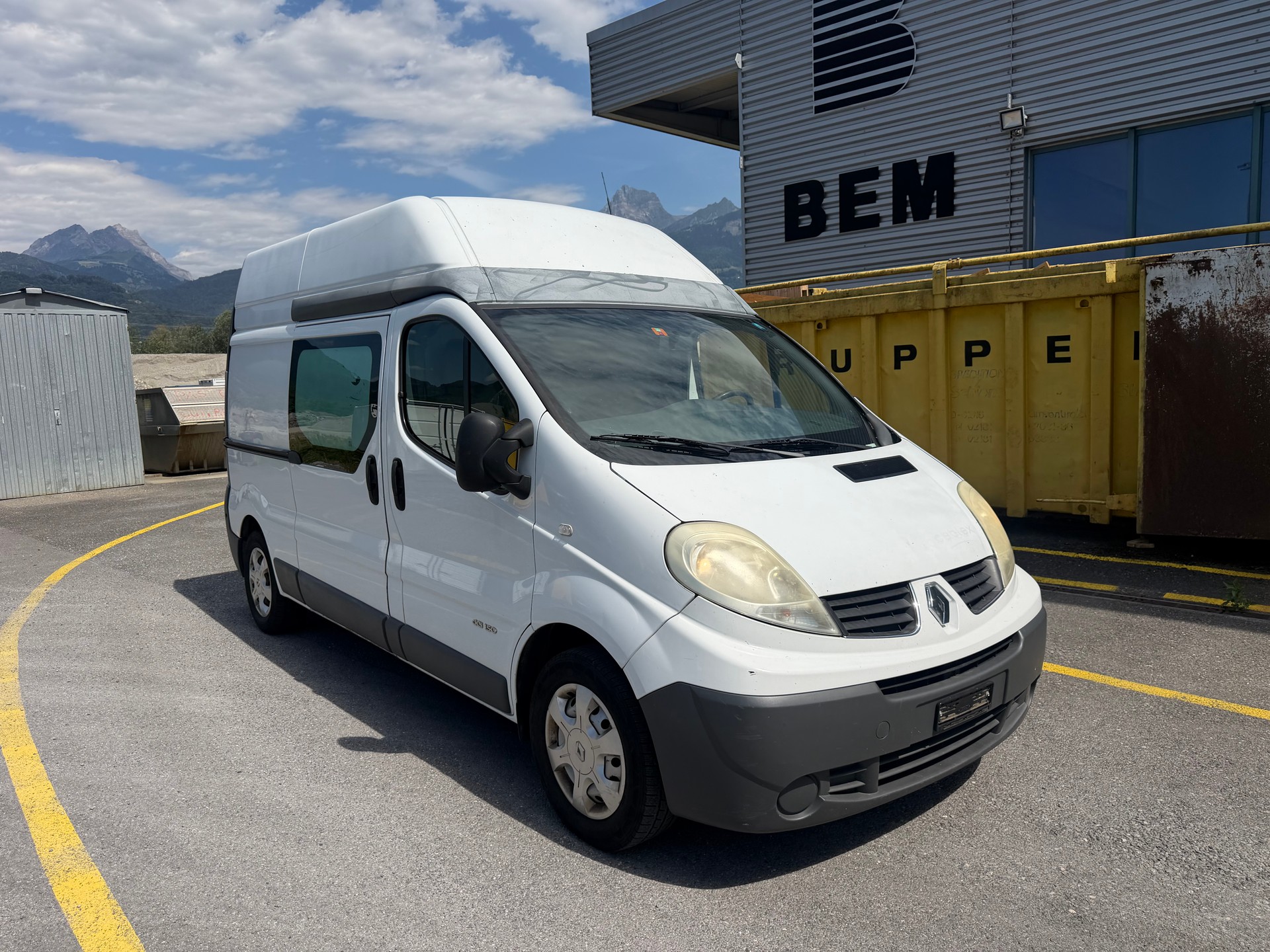 RENAULT Renault Trafic T29 dCi 145-image-1