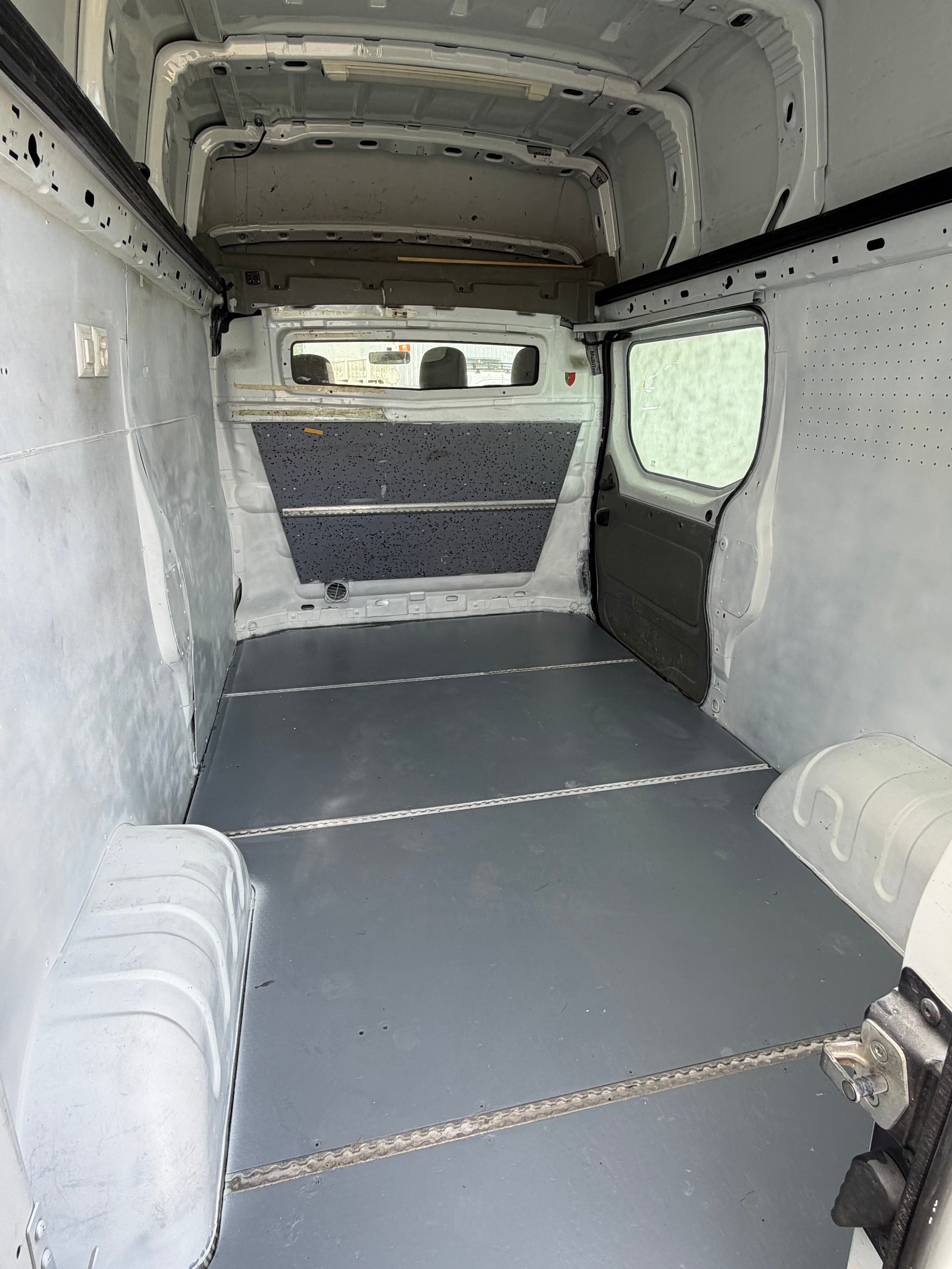 RENAULT Renault Trafic T29 dCi 145-image-4