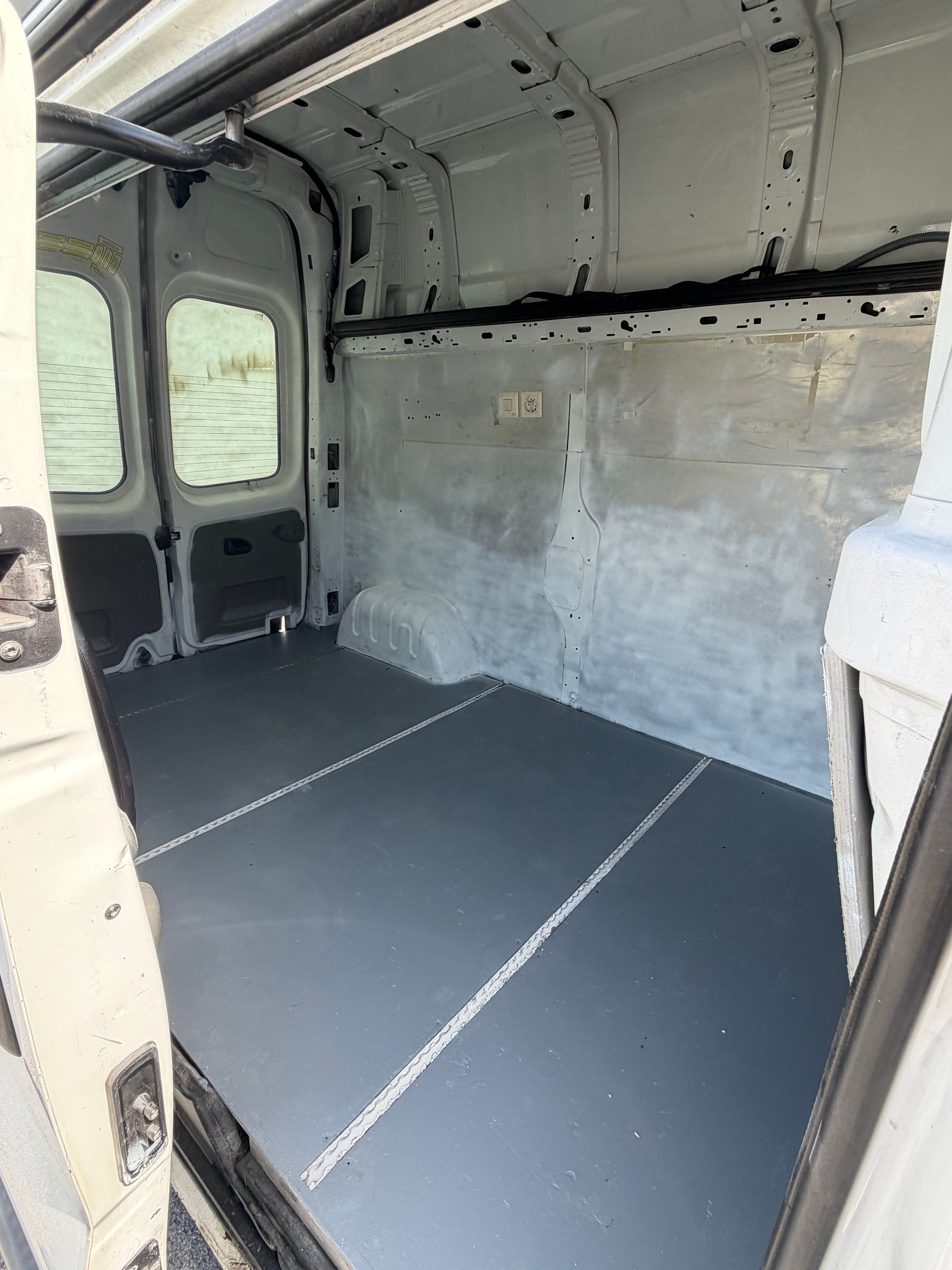 RENAULT Renault Trafic T29 dCi 145-image-5