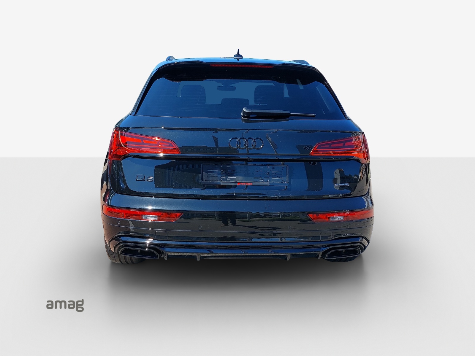 AUDI Q5 40 TDI Black Edition quattro S-tronic-image-3