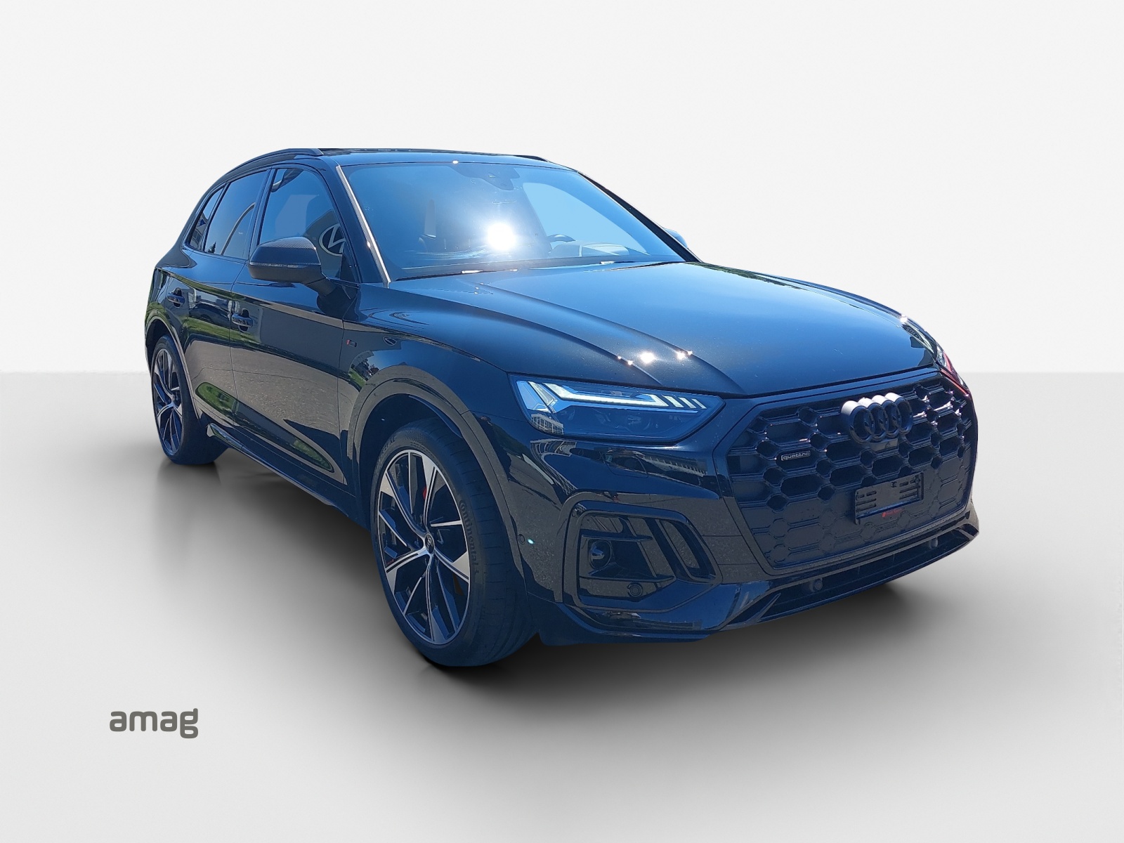 AUDI Q5 40 TDI Black Edition quattro S-tronic-image-5