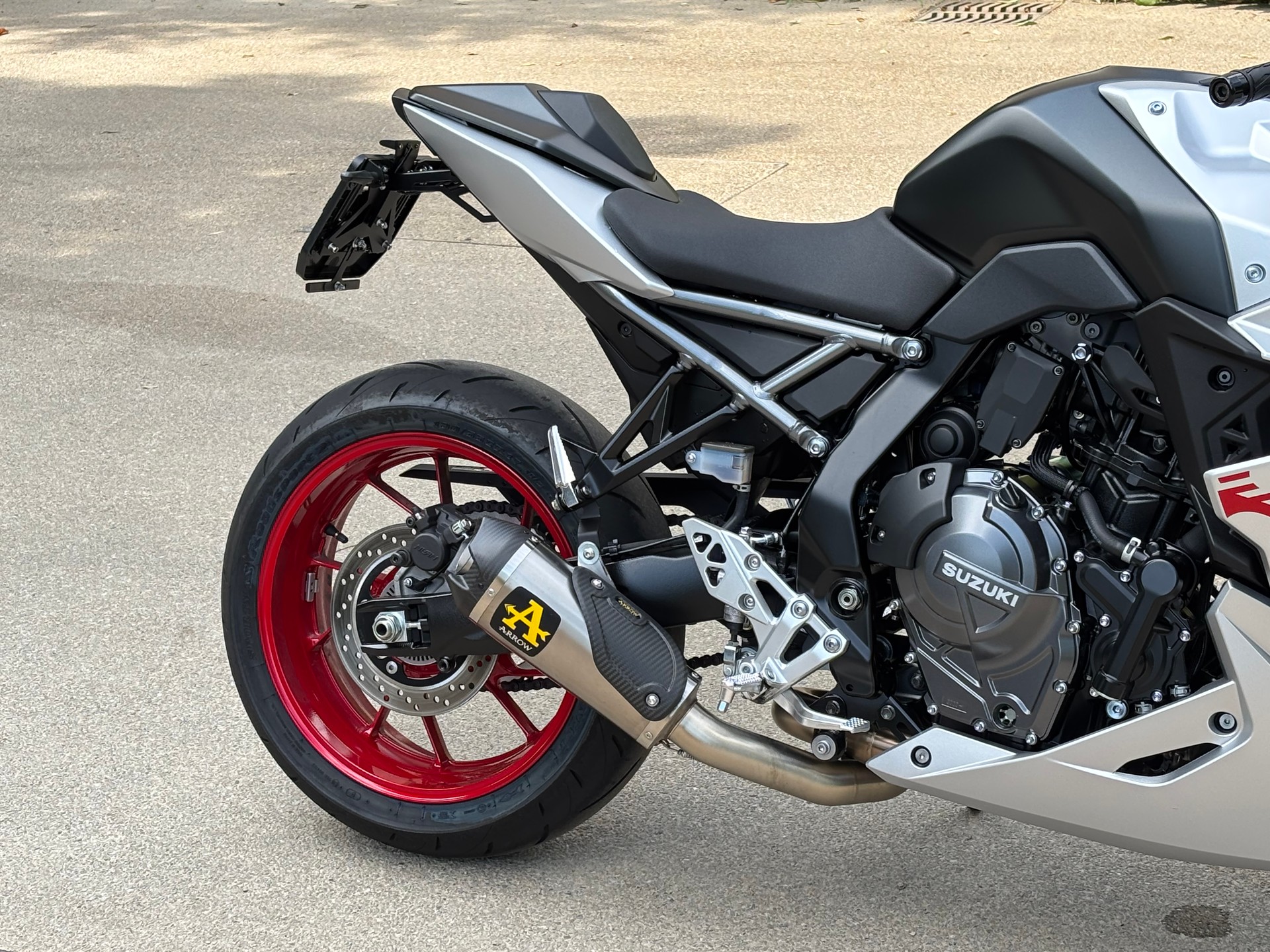 SUZUKI GSX-8R-image-5