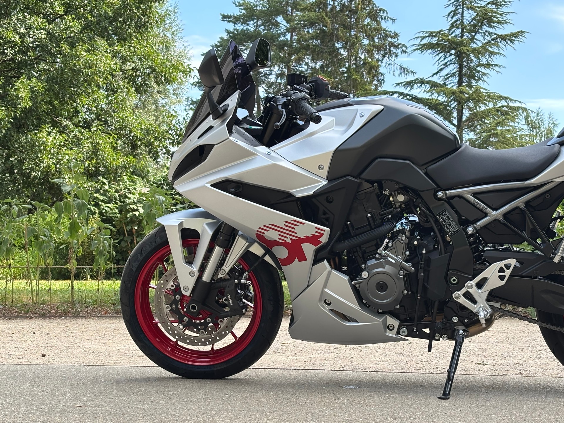 SUZUKI GSX-8R-image-3