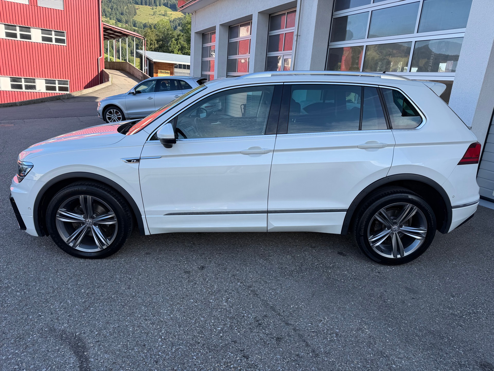 VW Tiguan 2.0 TDI SCR Highline4Motion DSG-image-1