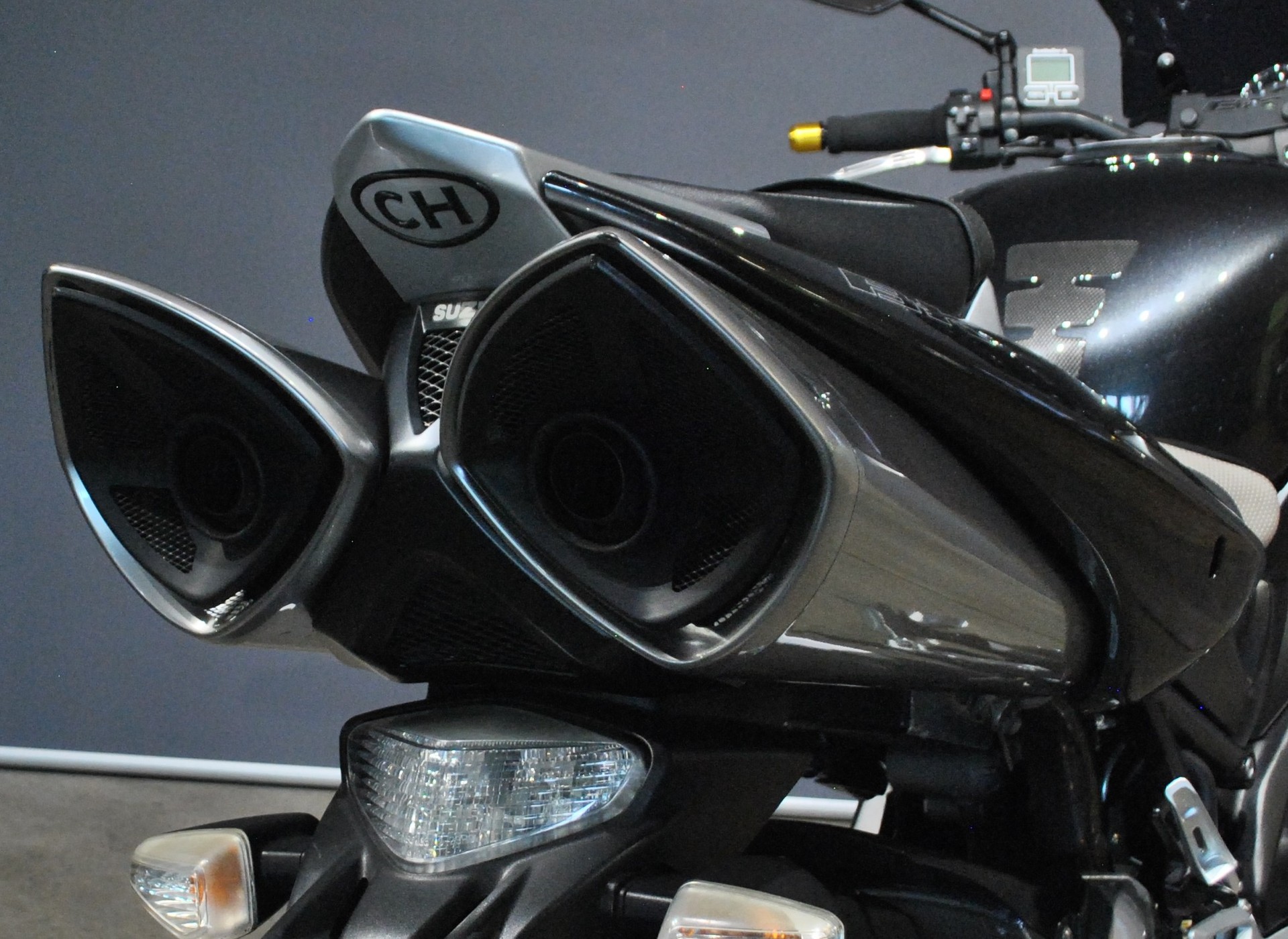SUZUKI GSX 1300 B-King-image-8