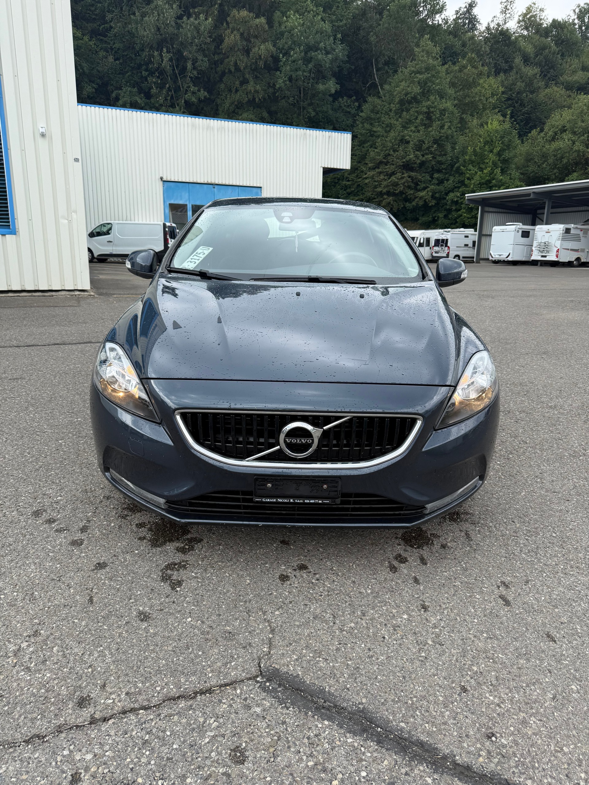 VOLVO V40 D2 Inscription-image-1