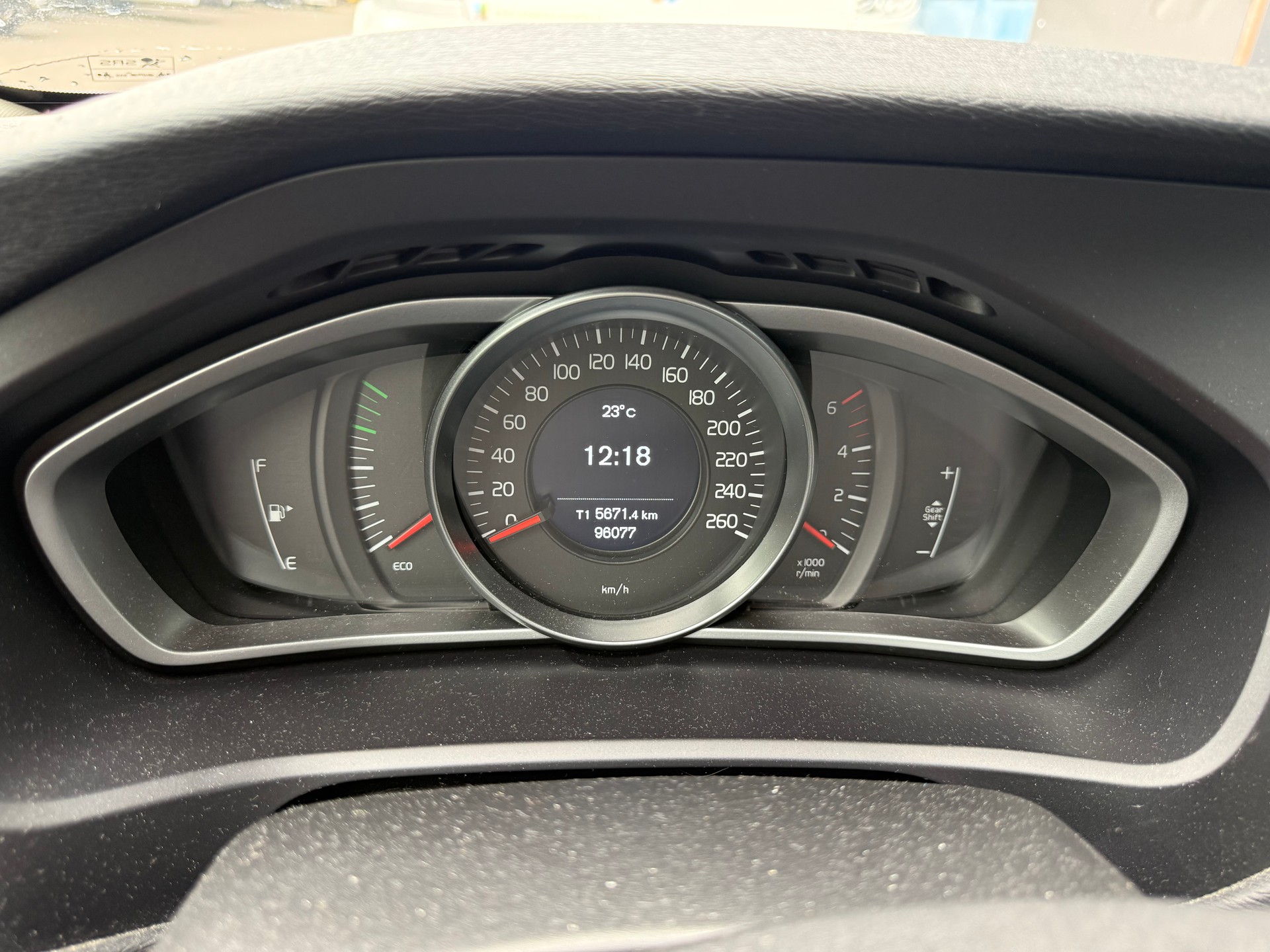 VOLVO V40 D2 Inscription-image-10