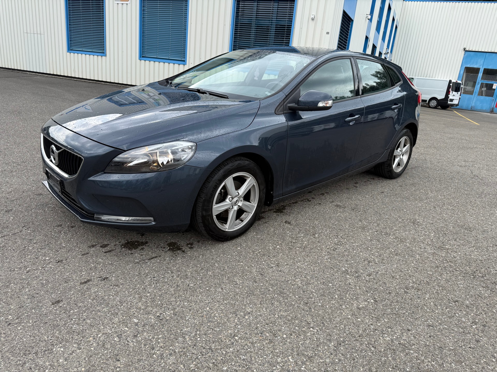 VOLVO V40 D2 Inscription-image-0