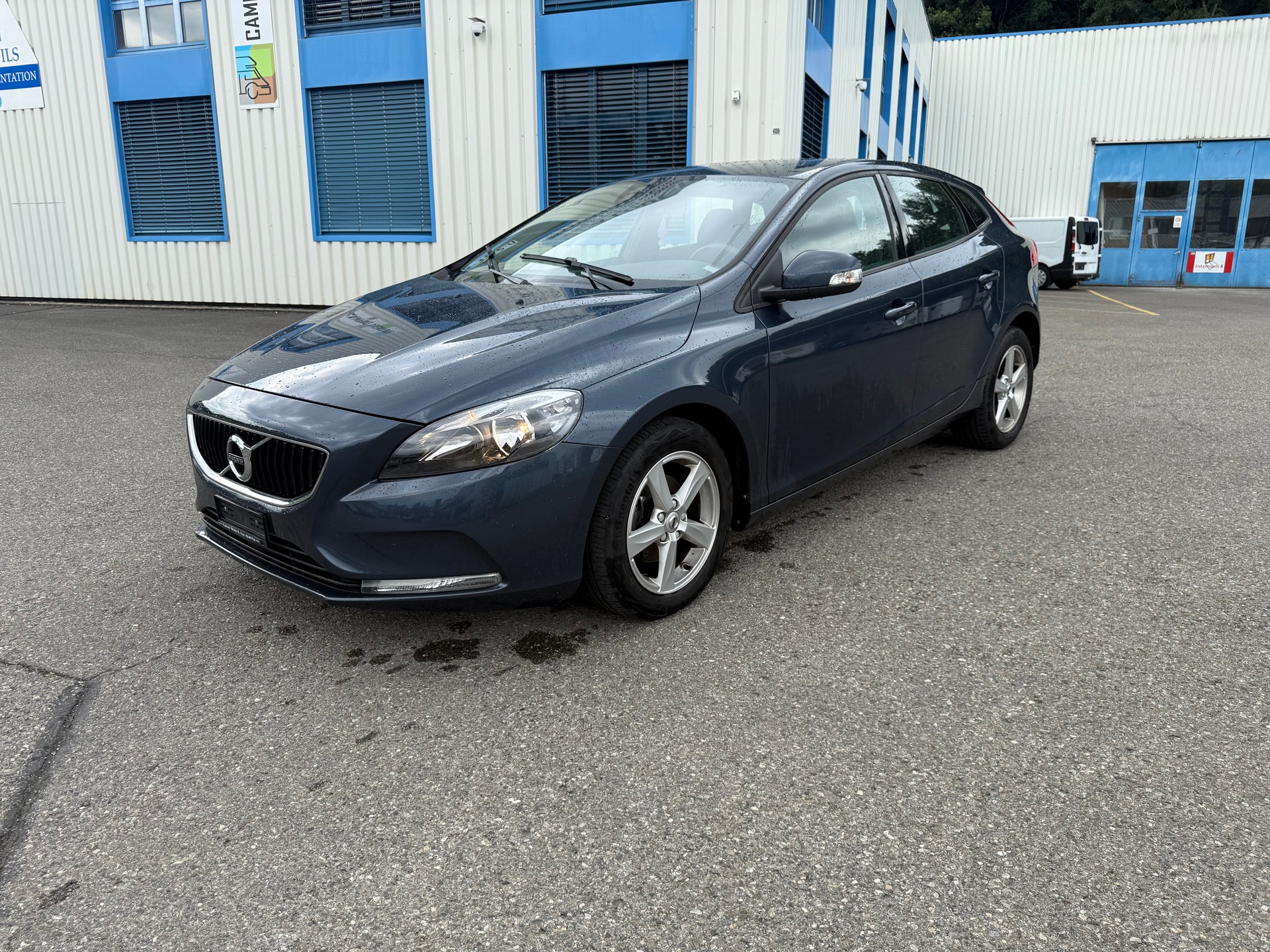 VOLVO V40 D2 Inscription-image-3