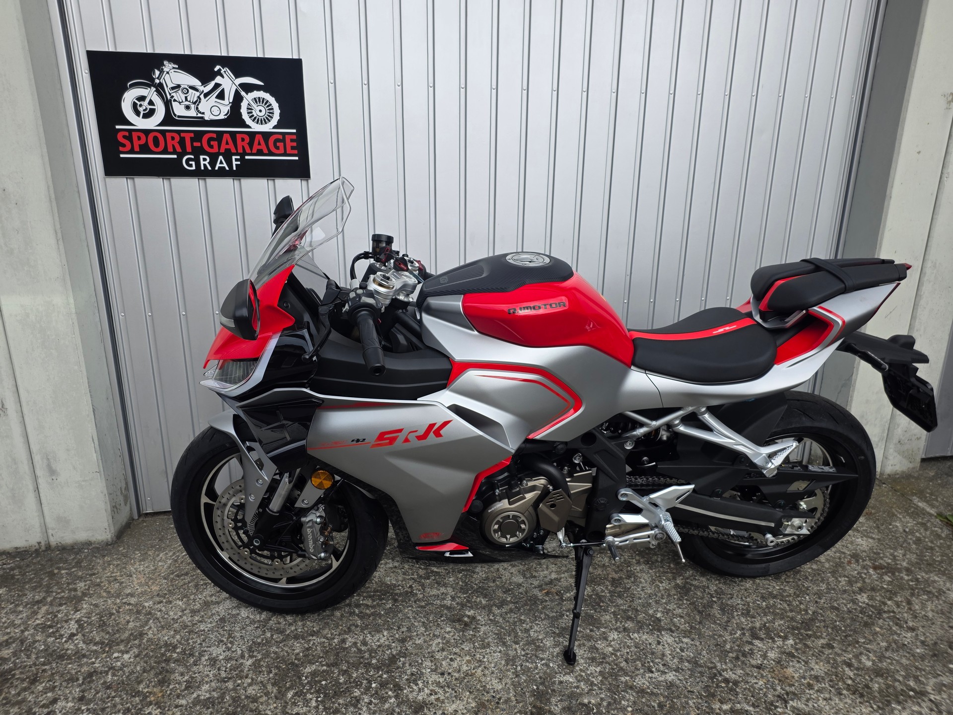 QJ Srk 421RR Supersport-showroom-element-2
