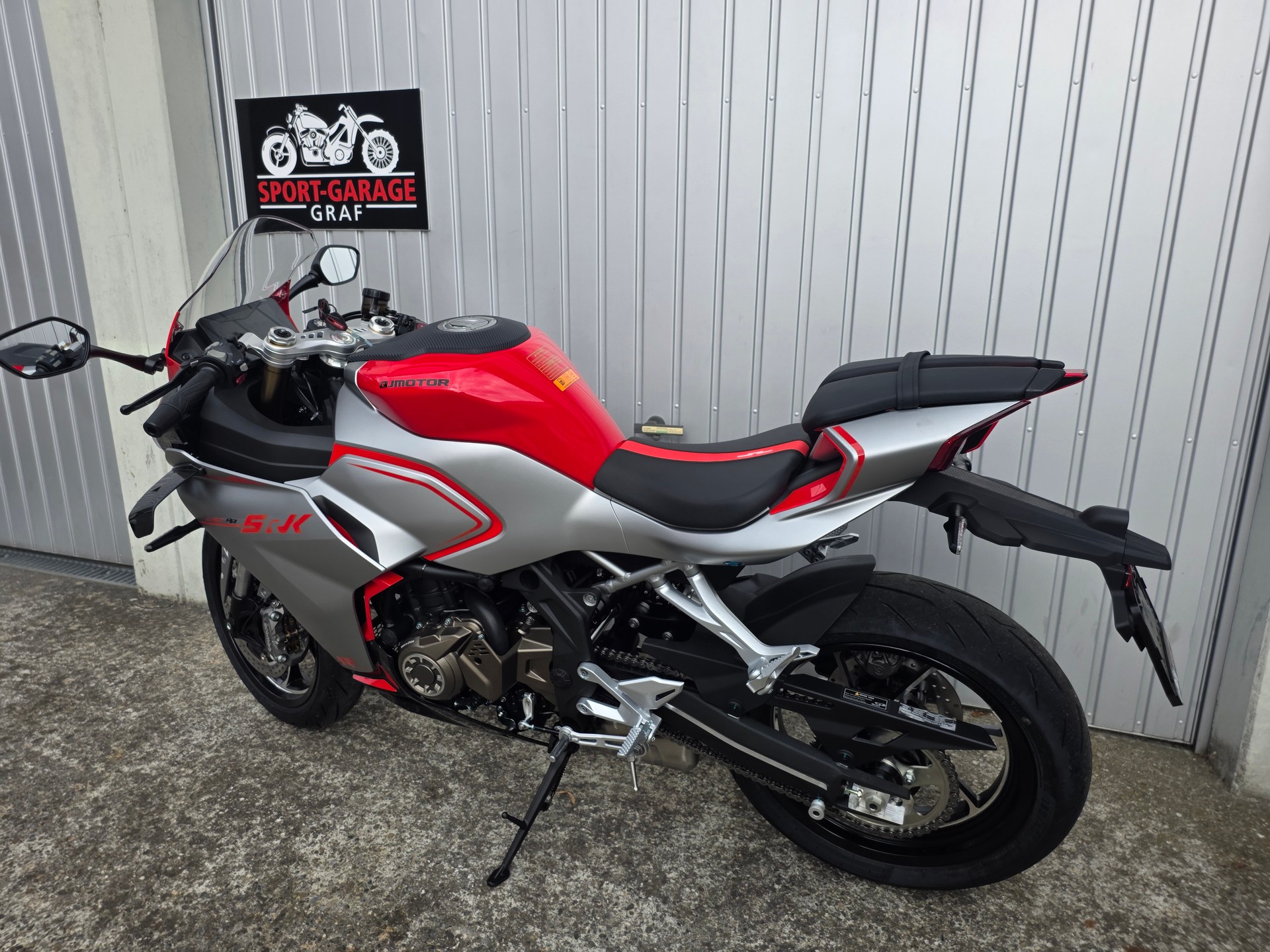 QJ Srk 421RR Supersport-image-4