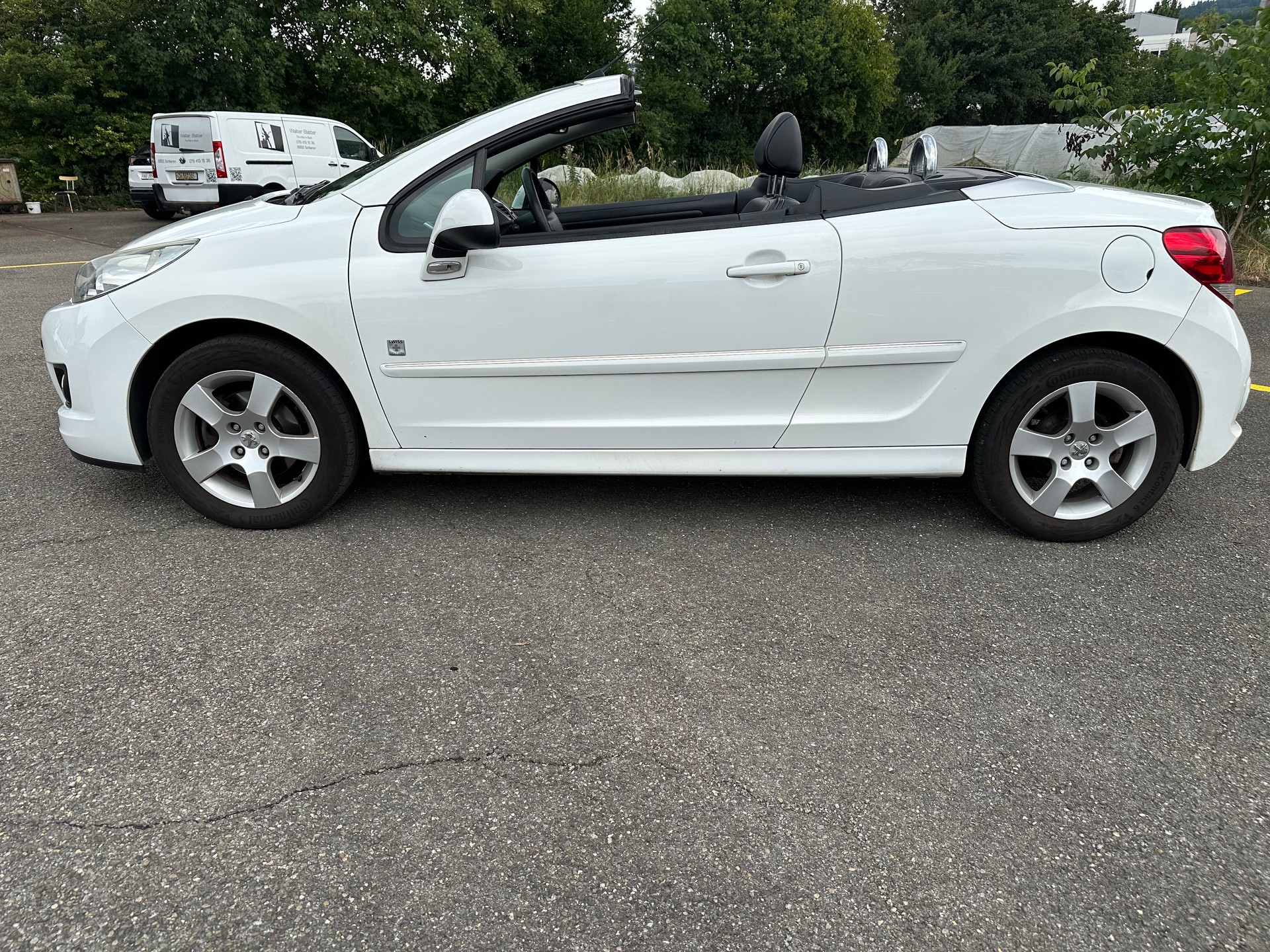 PEUGEOT 207 CC 1.6 16V Swiss Edition-image-7