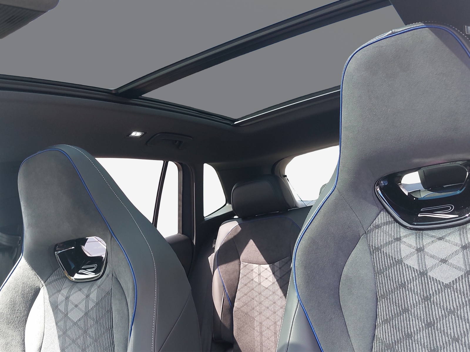VW Tiguan 2.0 TSI DSG R-Line Plus 4Motion-image-14