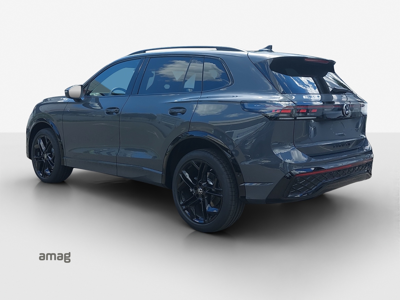 VW Tiguan 2.0 TSI DSG R-Line Plus 4Motion-showroom-element-2