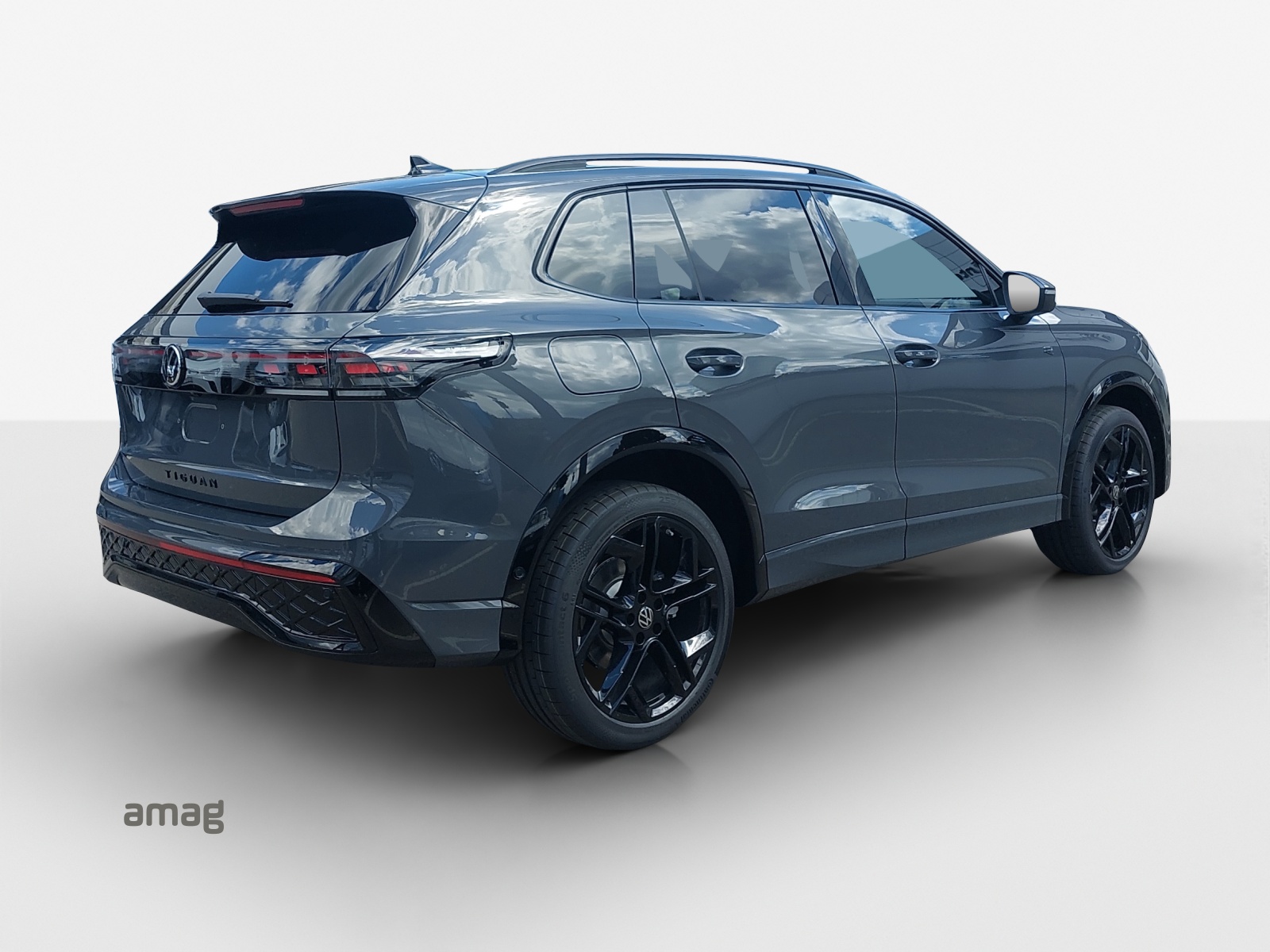 VW Tiguan 2.0 TSI DSG R-Line Plus 4Motion-image-4