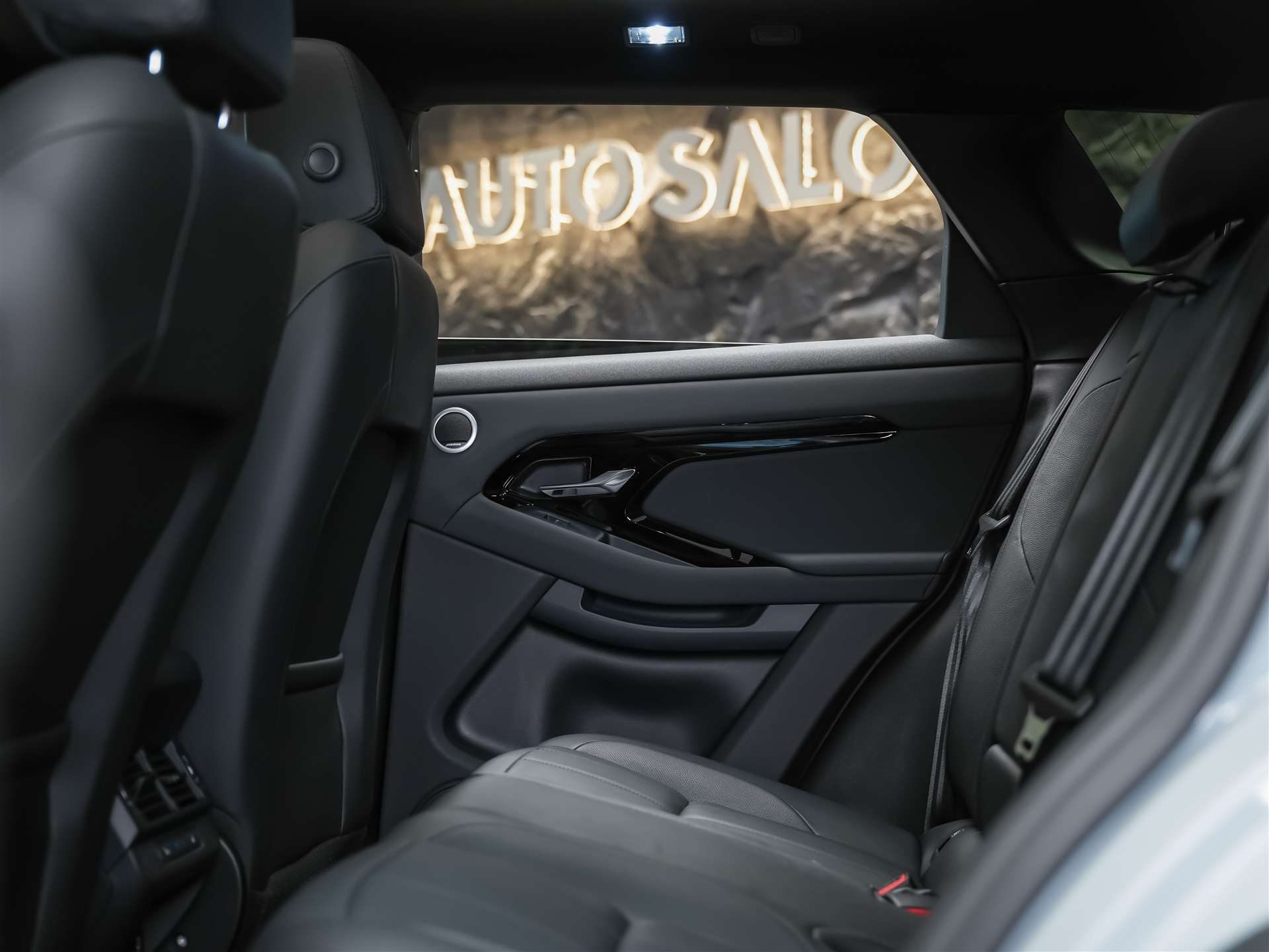 LAND ROVER Range Rover Evoque R-Dynamic D 200 MHEV SE AT9 *Facelift*Werksgarantie*Panorama*-image-12