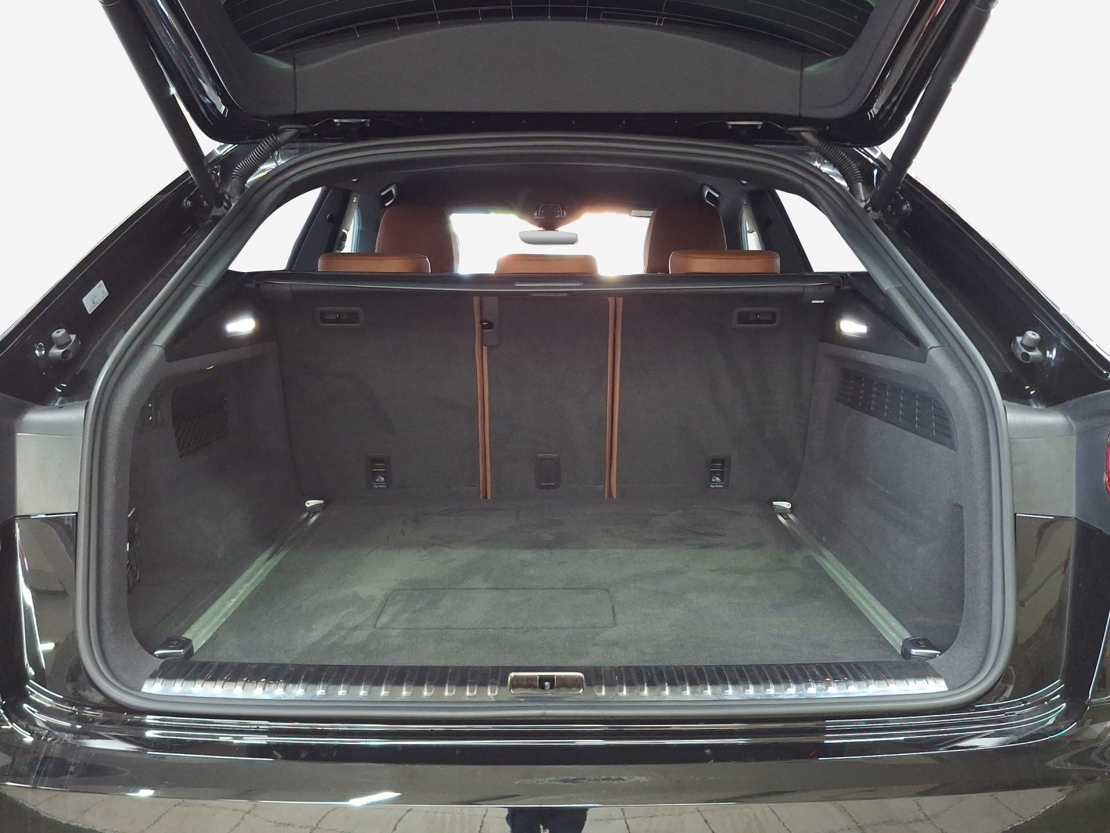 AUDI Q8 55 TFSI e quattro PHEV tiptronic-image-12