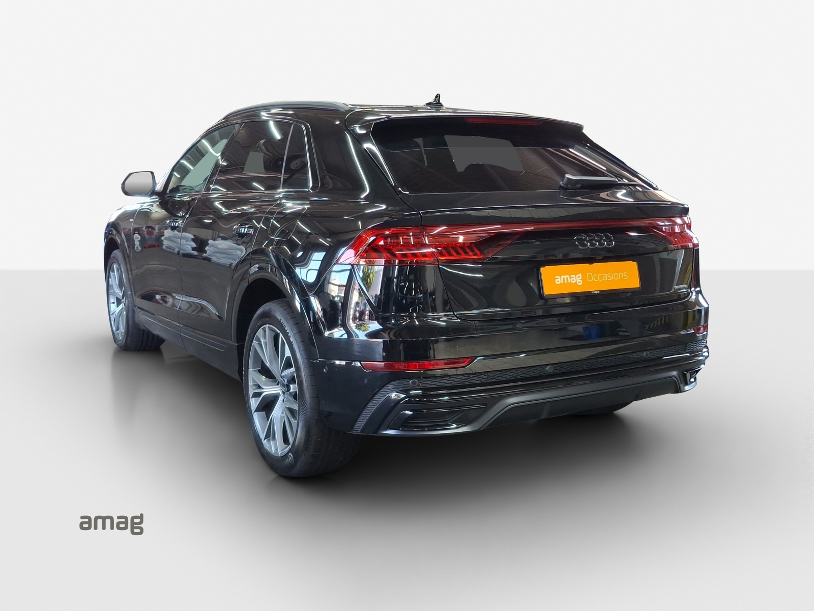 AUDI Q8 55 TFSI e quattro PHEV tiptronic-image-2