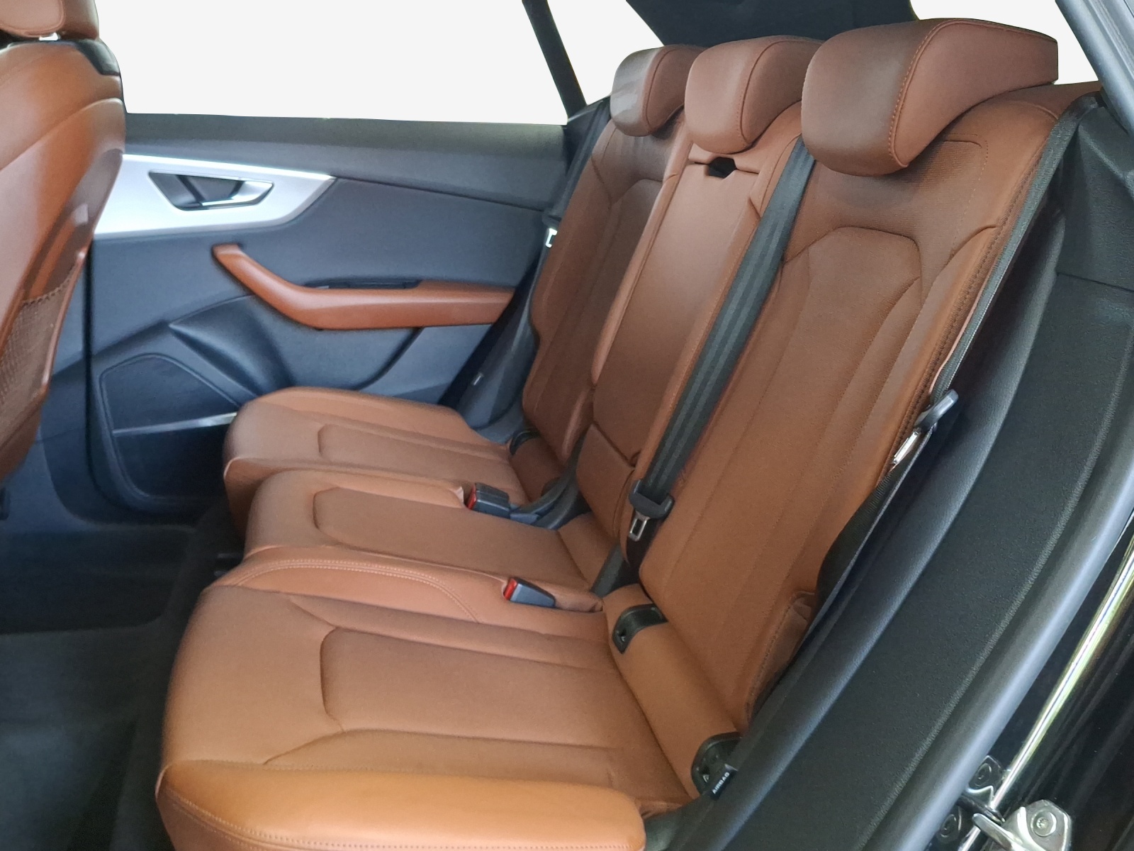 AUDI Q8 55 TFSI e quattro PHEV tiptronic-image-11