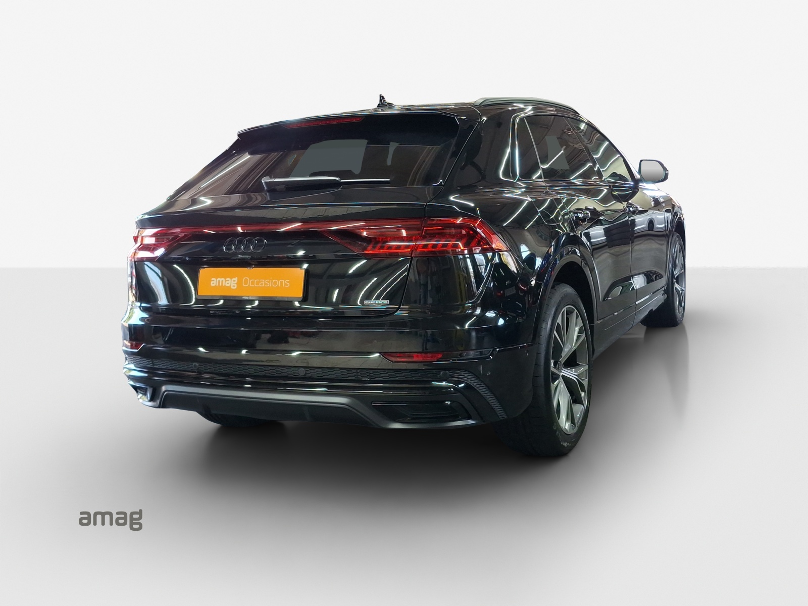 AUDI Q8 55 TFSI e quattro PHEV tiptronic-image-4