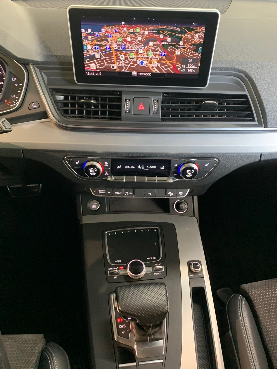 AUDI Q5 2.0 TFSI sport quattro S-tronic-image-21