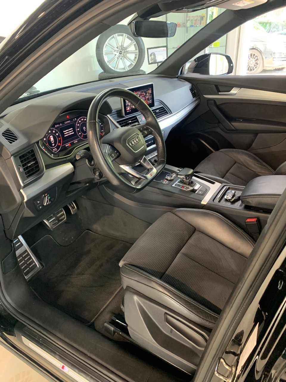 AUDI Q5 2.0 TFSI sport quattro S-tronic-image-16