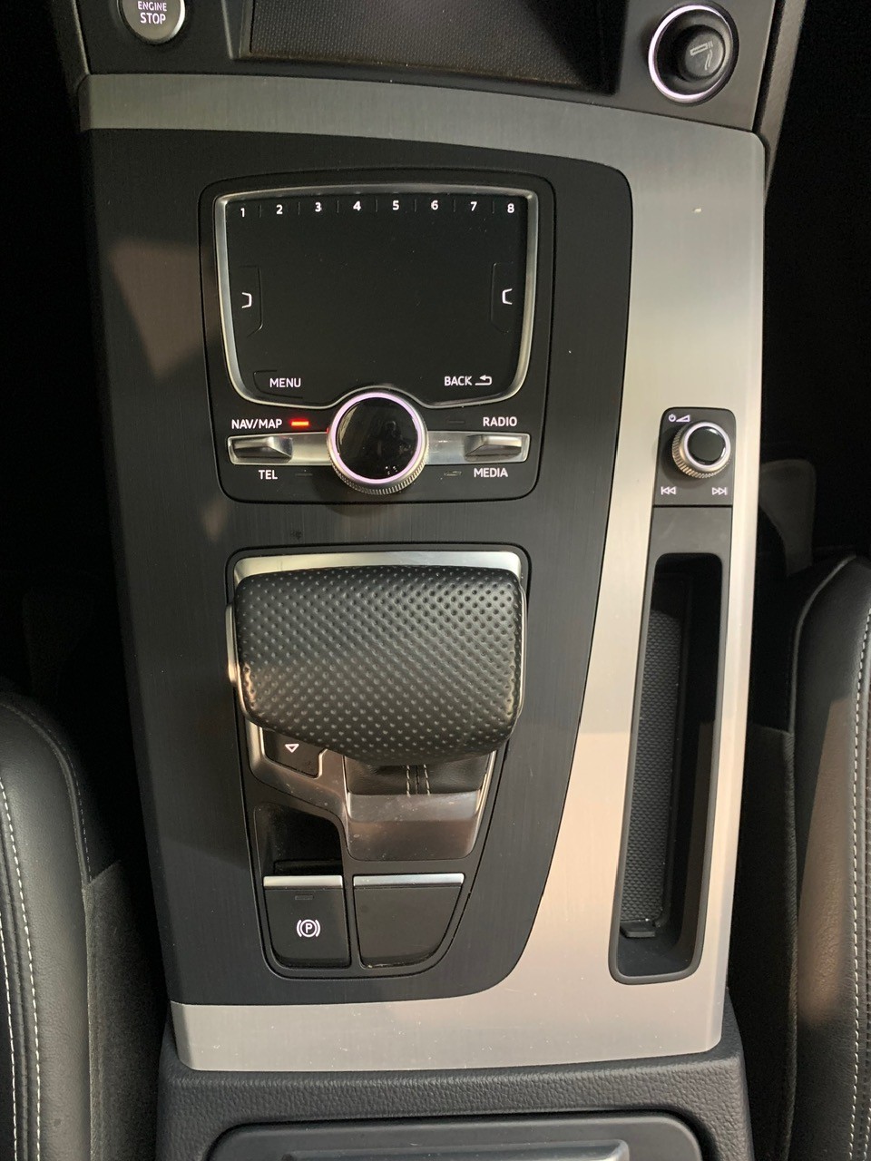 AUDI Q5 2.0 TFSI sport quattro S-tronic-image-22