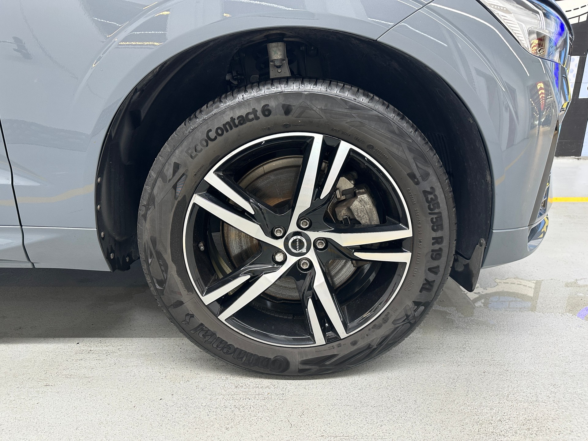 VOLVO XC60 B5 Diesel Mild Hybrid AWD R-Design Geartronic-image-5