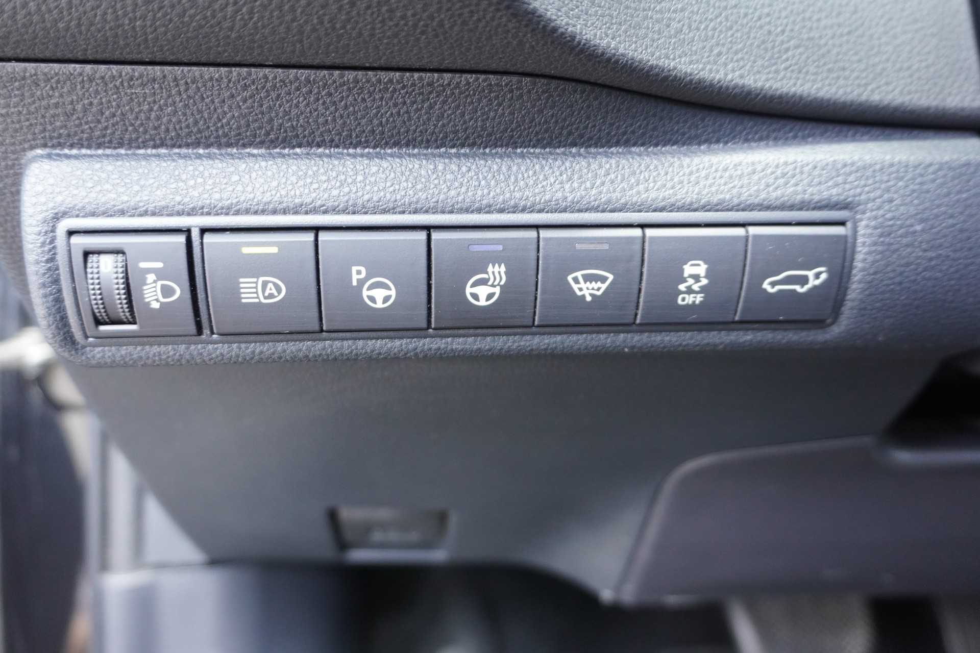 TOYOTA Corolla Touring Sports 1.8 HSD Trend e-CVT-image-13