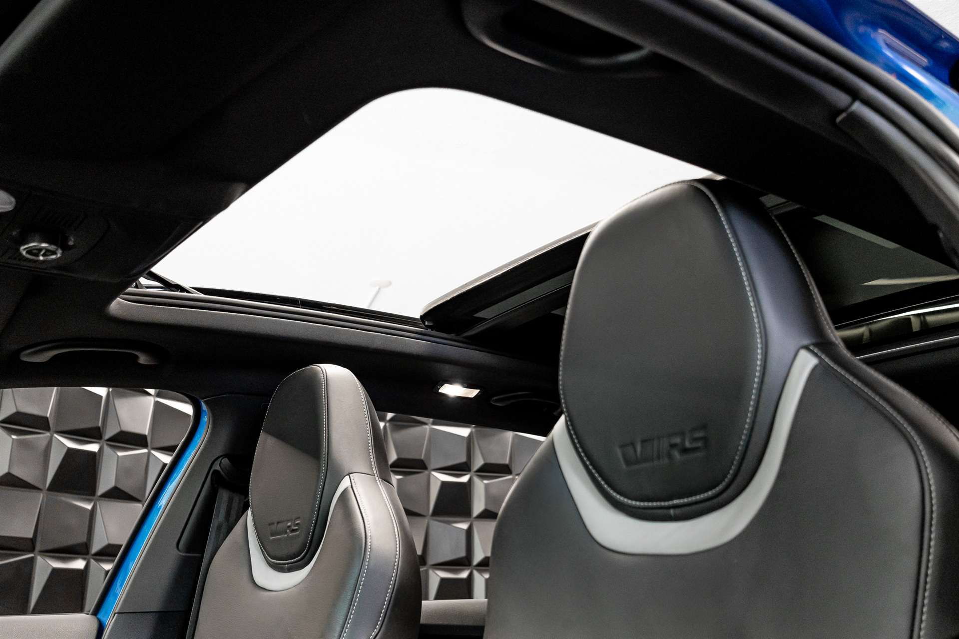 SKODA Octavia Combi 2.0 TSI RS DSG-image-15