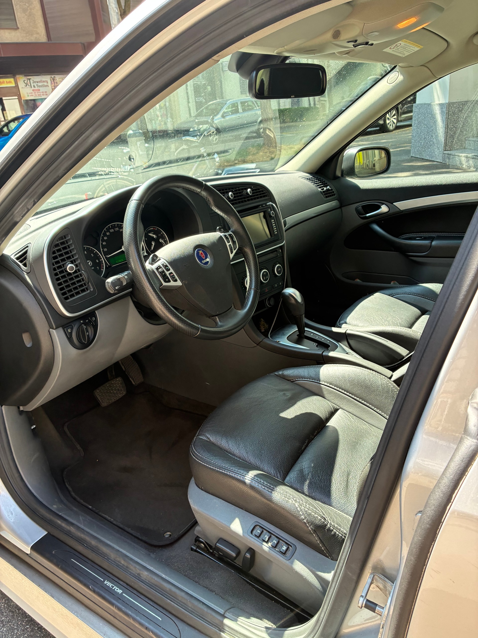 SAAB 2.0 T 210 Anniversary Edition-image-3