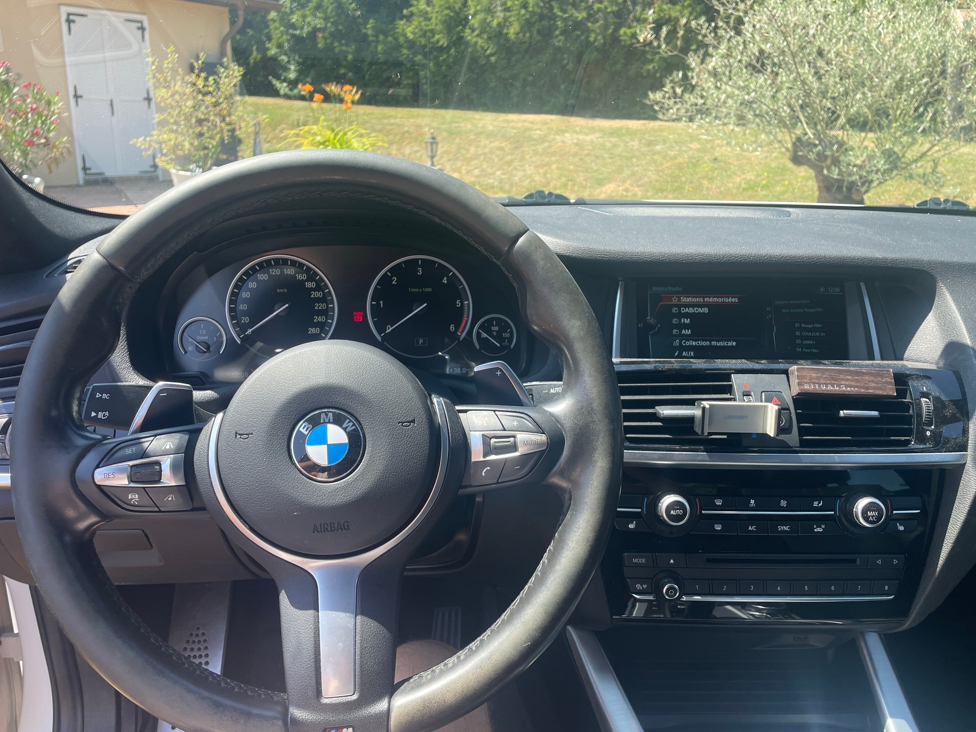 BMW 30d xDrive SAG-image-4