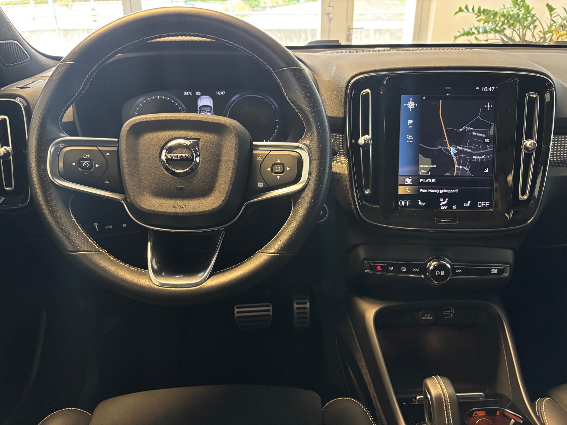 VOLVO XC40 T5 TwE R-Design DCT-image-10