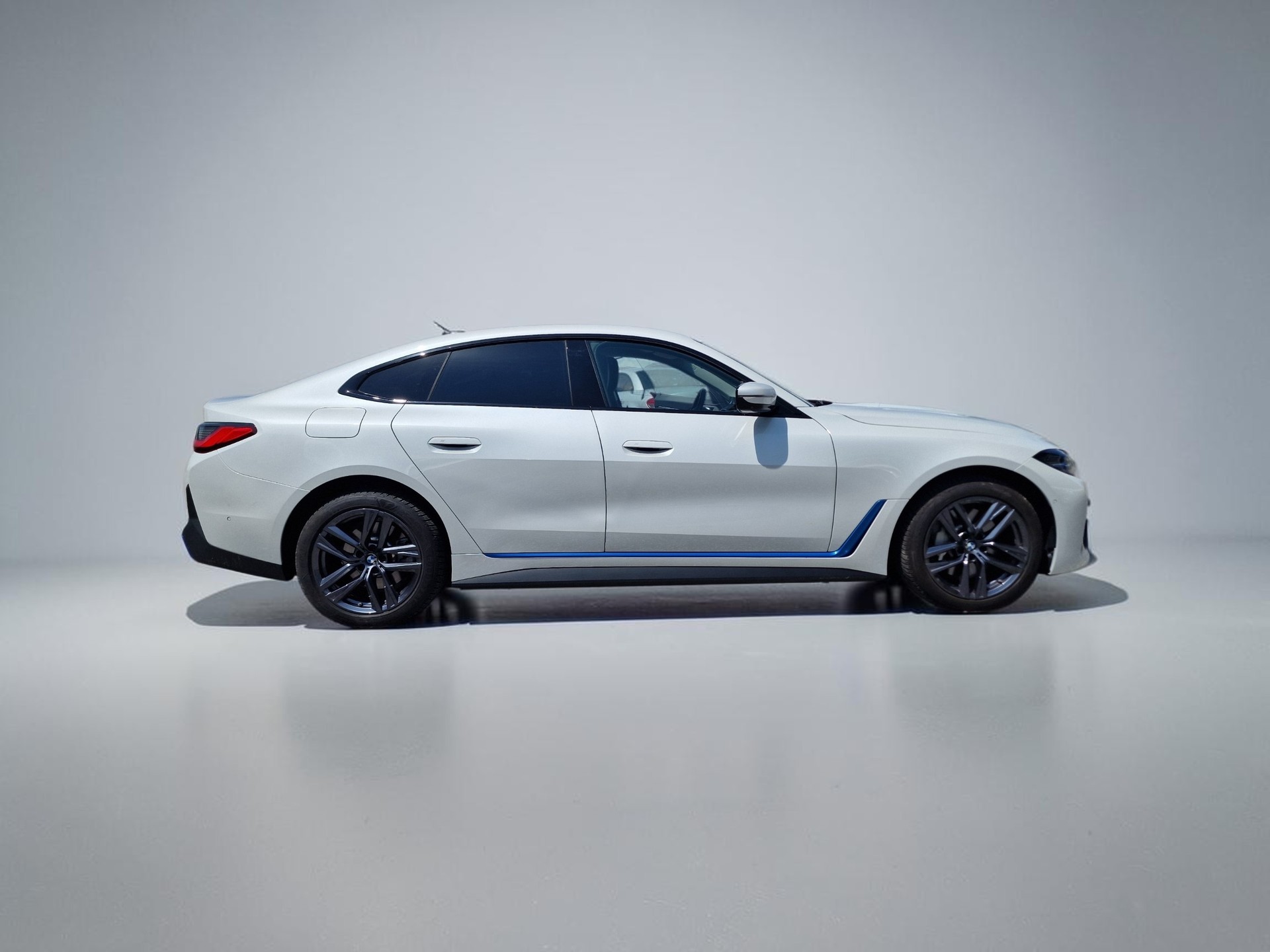 BMW i4 eDrive 40 8x Alu 590km WLTP-image-5
