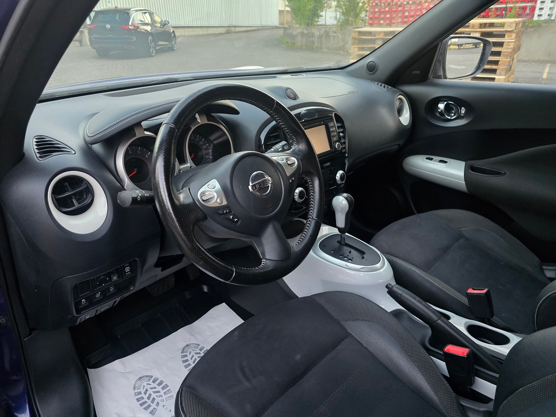 NISSAN Juke 1.6 DIG-T N-Connecta 4x4 Xtronic M-CVT-image-13