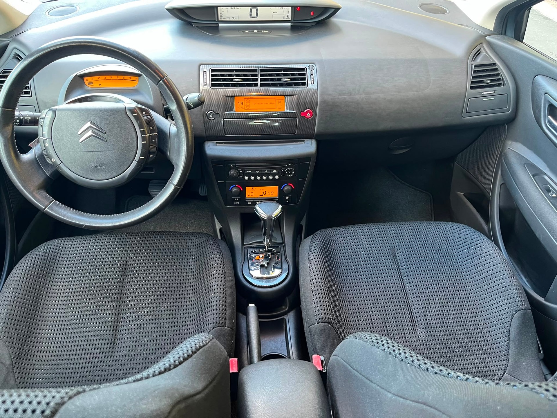 CITROEN C4 Berline 1.6i 16V SX-image-10