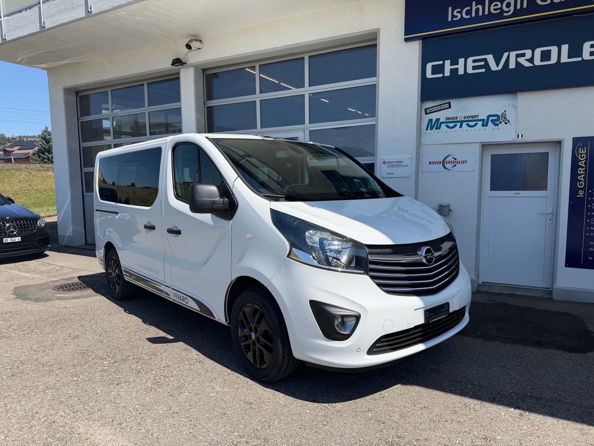 OPEL Vivaro 1.6 CDTI Combi+ 2.7t L1H1-image-1