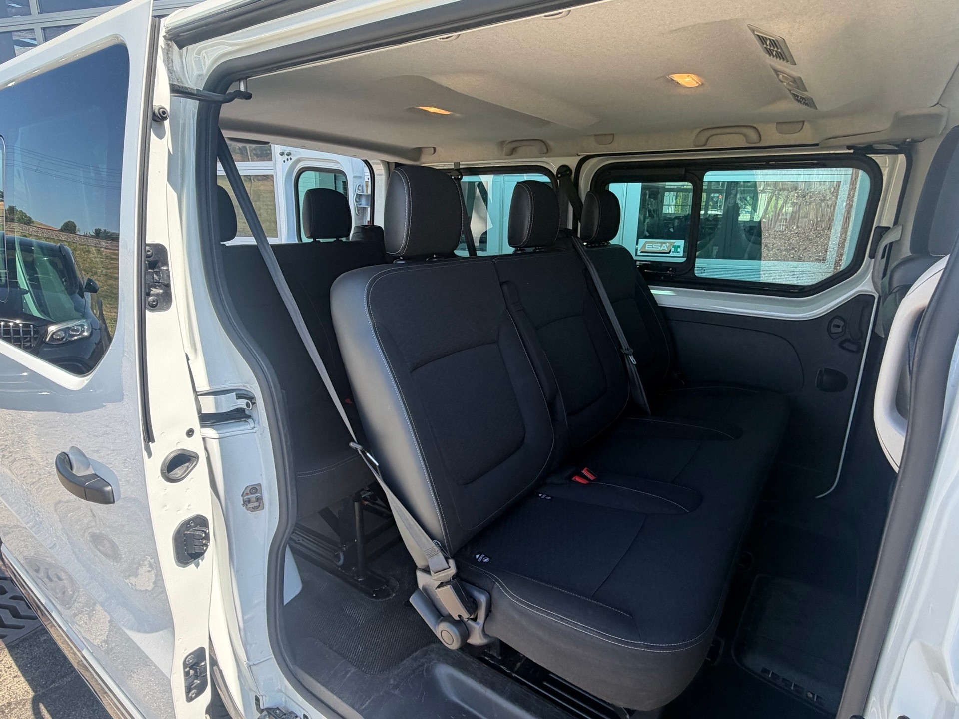 OPEL Vivaro 1.6 CDTI Combi+ 2.7t L1H1-image-8