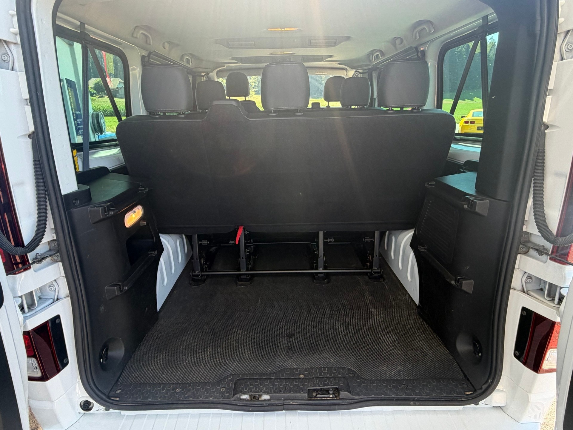 OPEL Vivaro 1.6 CDTI Combi+ 2.7t L1H1-image-10