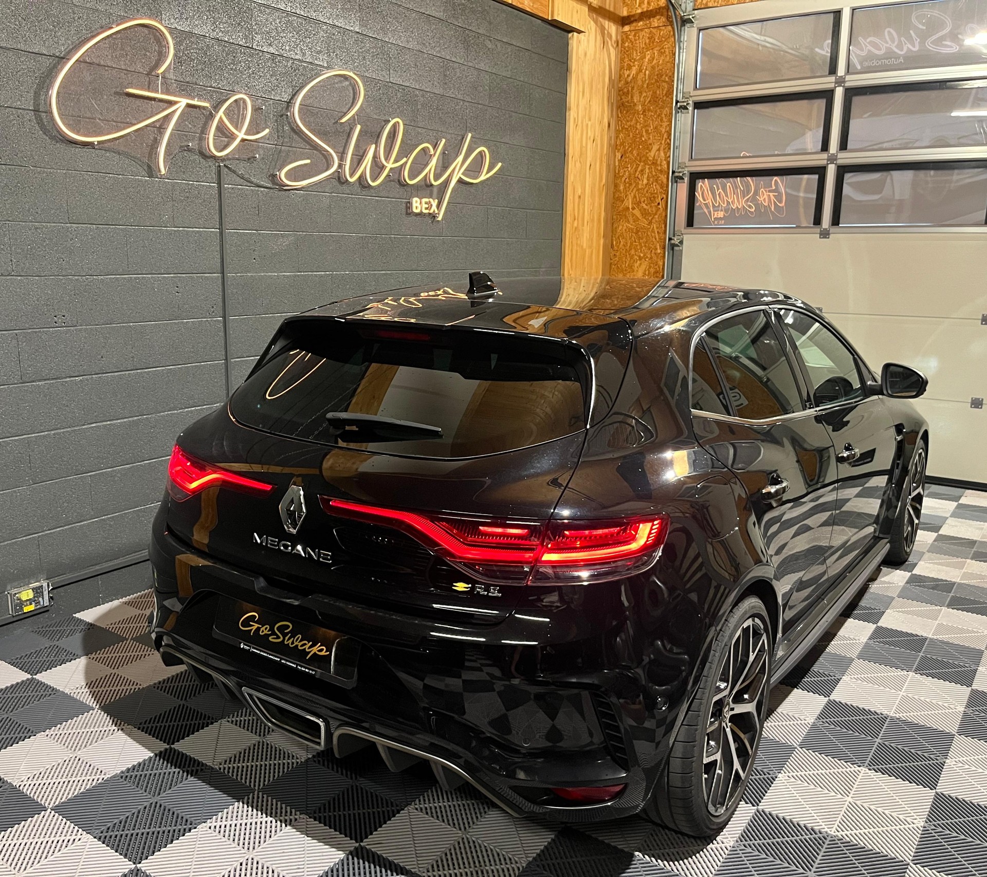 RENAULT Mégane Trophy 300 EDC-image-3