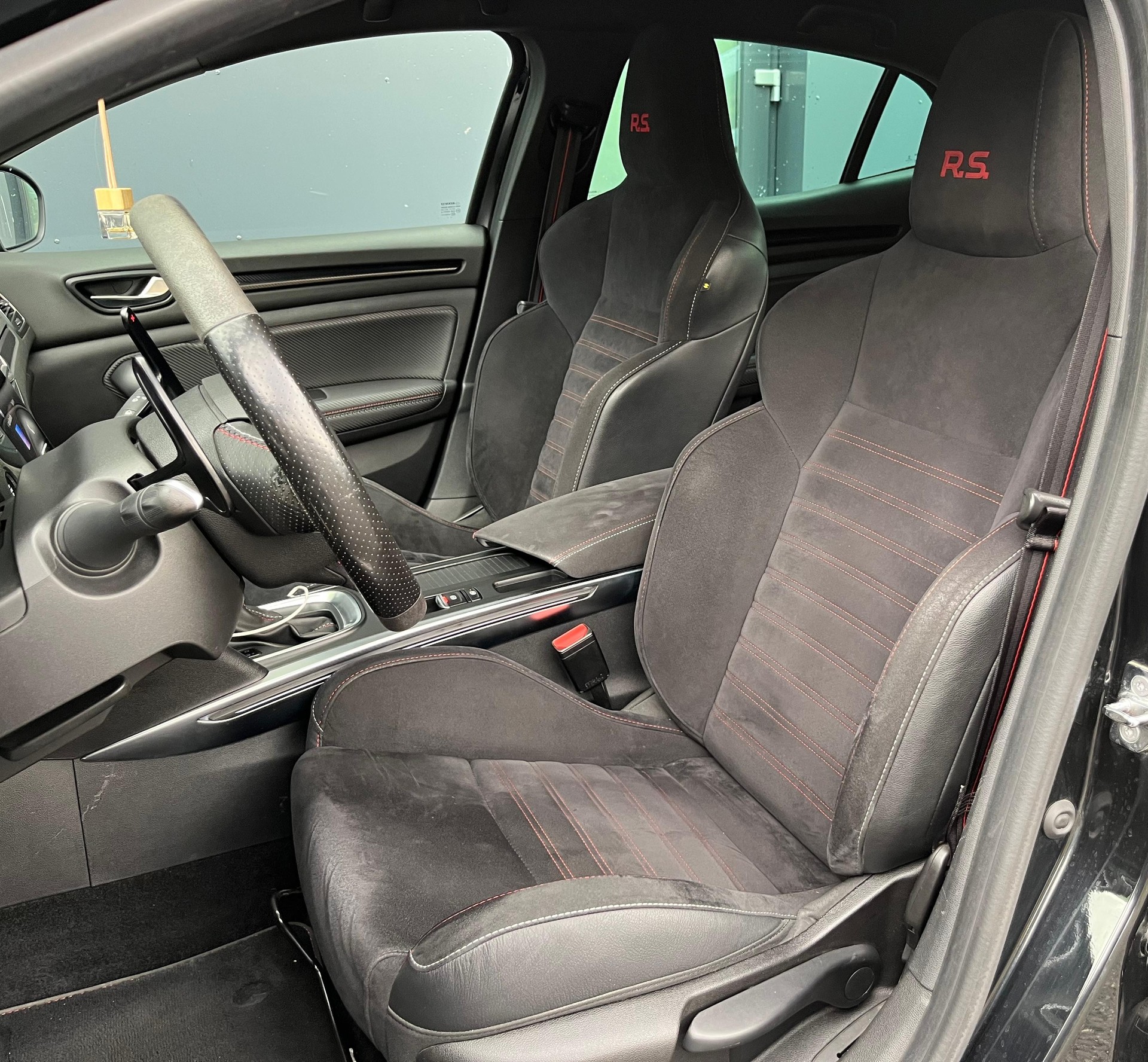 RENAULT Mégane Trophy 300 EDC-image-12